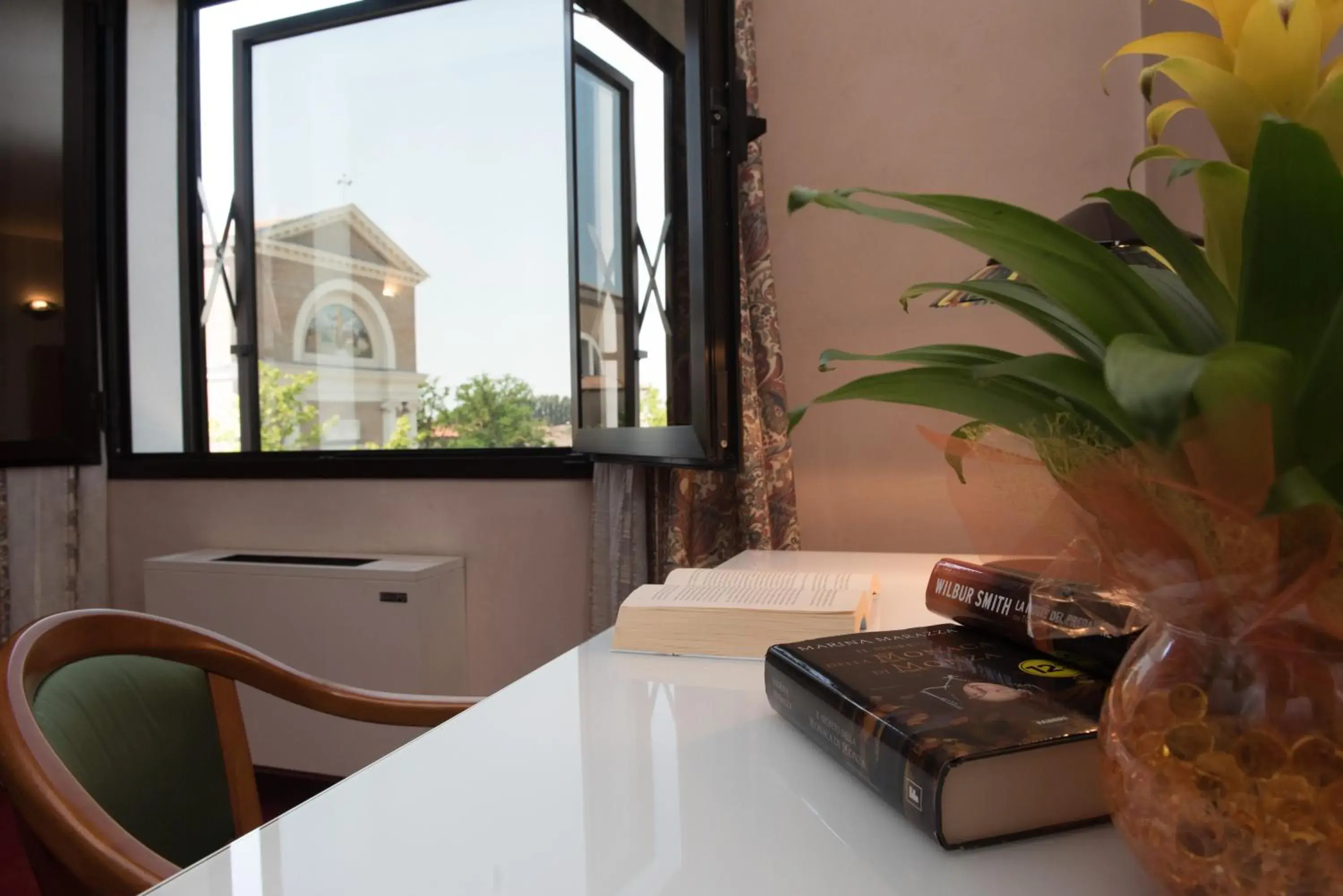 Bedroom, Seating Area in Hotel Tessarin