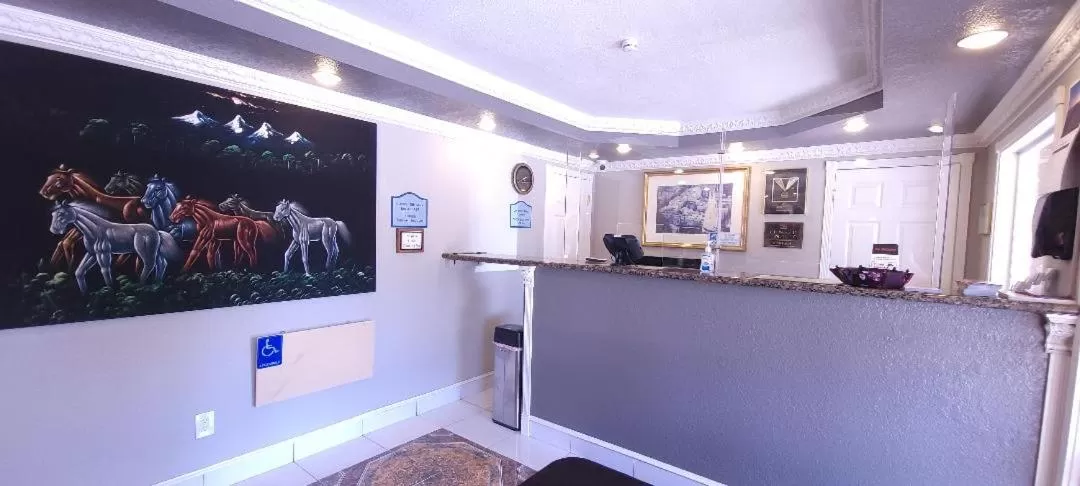 Lobby or reception in Rodeway Inn Chico University Area