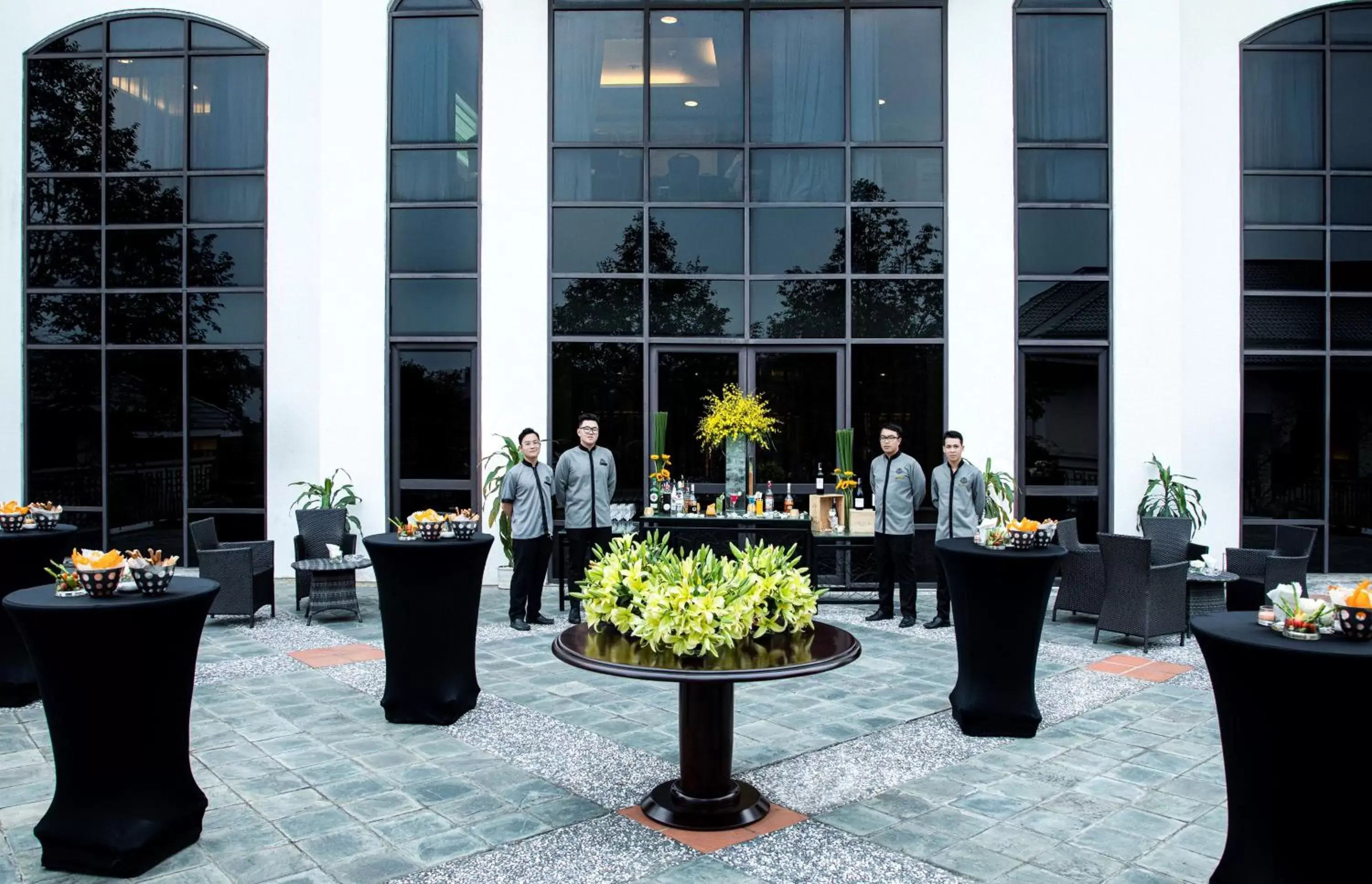 Meeting/conference room, Restaurant/Places to Eat in InterContinental Hanoi Westlake, an IHG Hotel