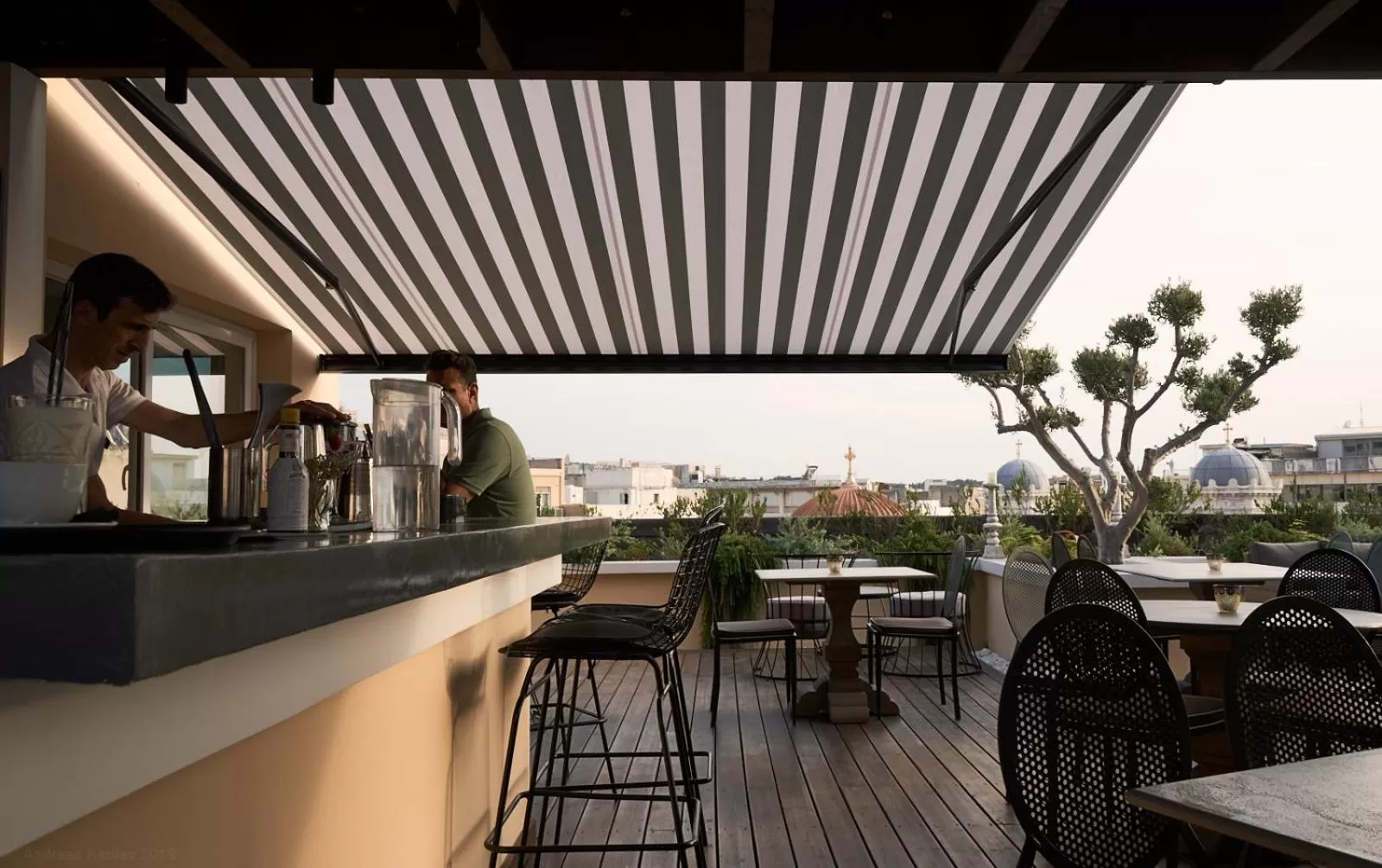 Restaurant/places to eat in Evripidou Suites