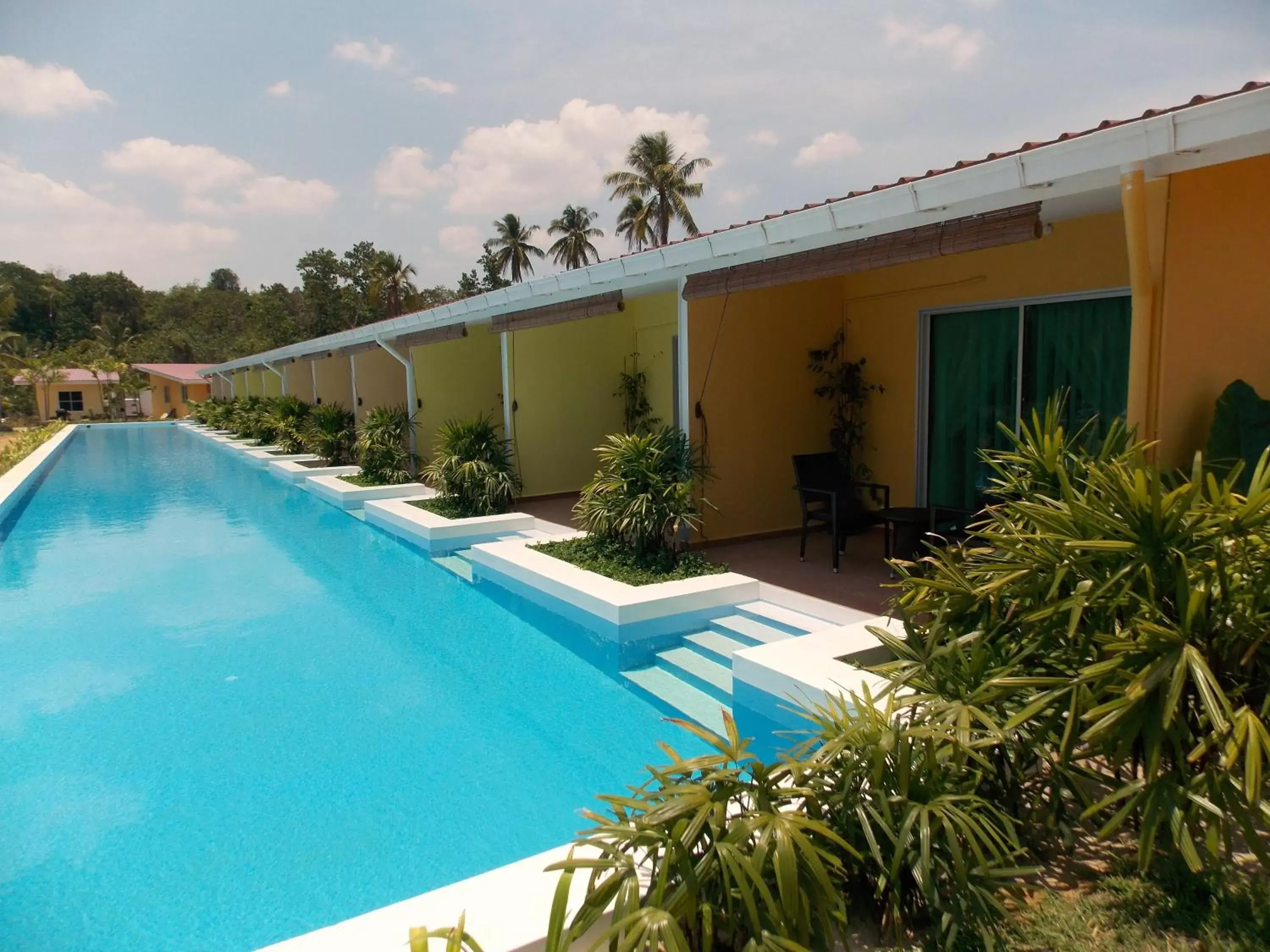 Balcony/Terrace, Swimming Pool in The Ocean Residence Langkawi