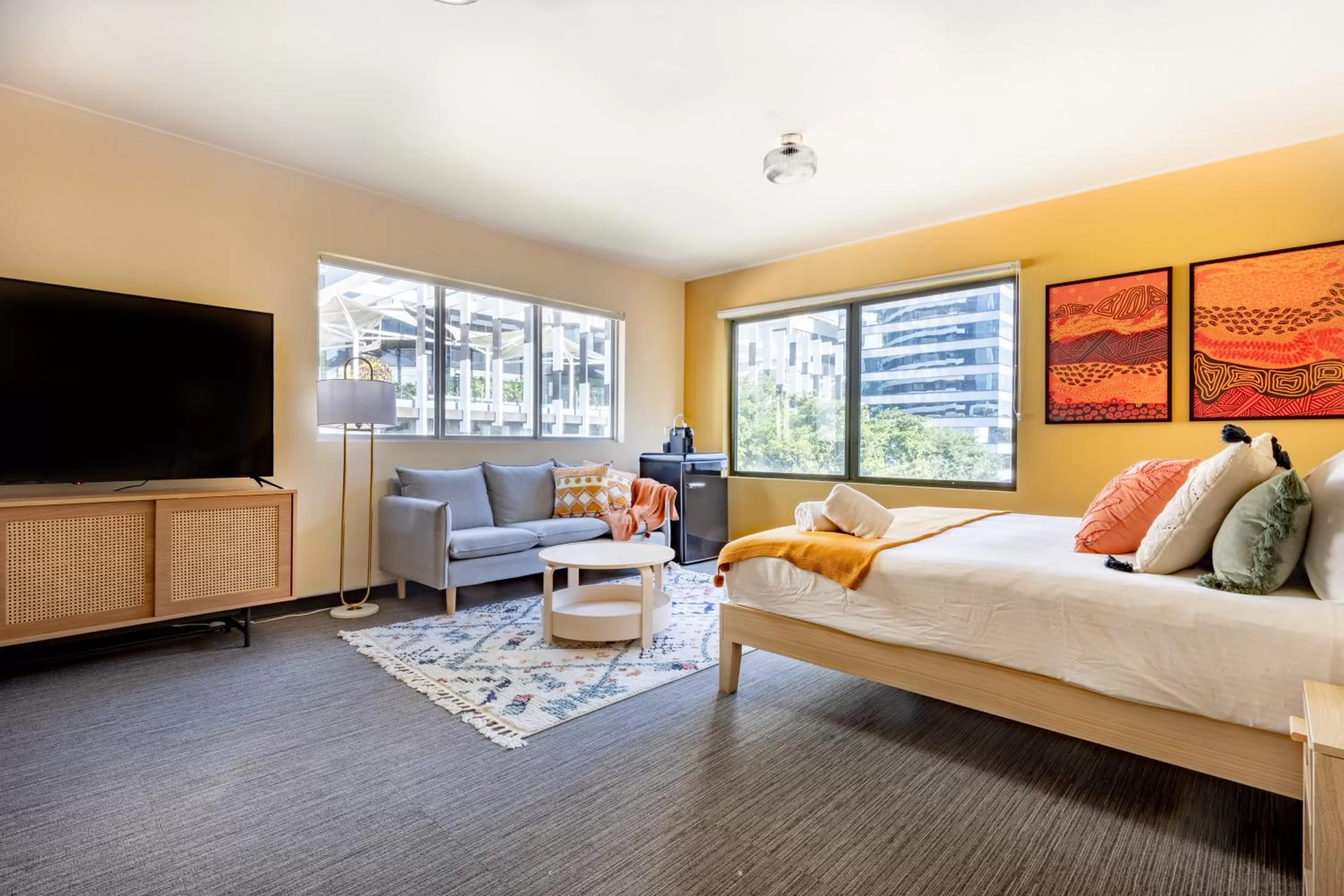 Photo of the whole room, Bed in Roamer Brisbane