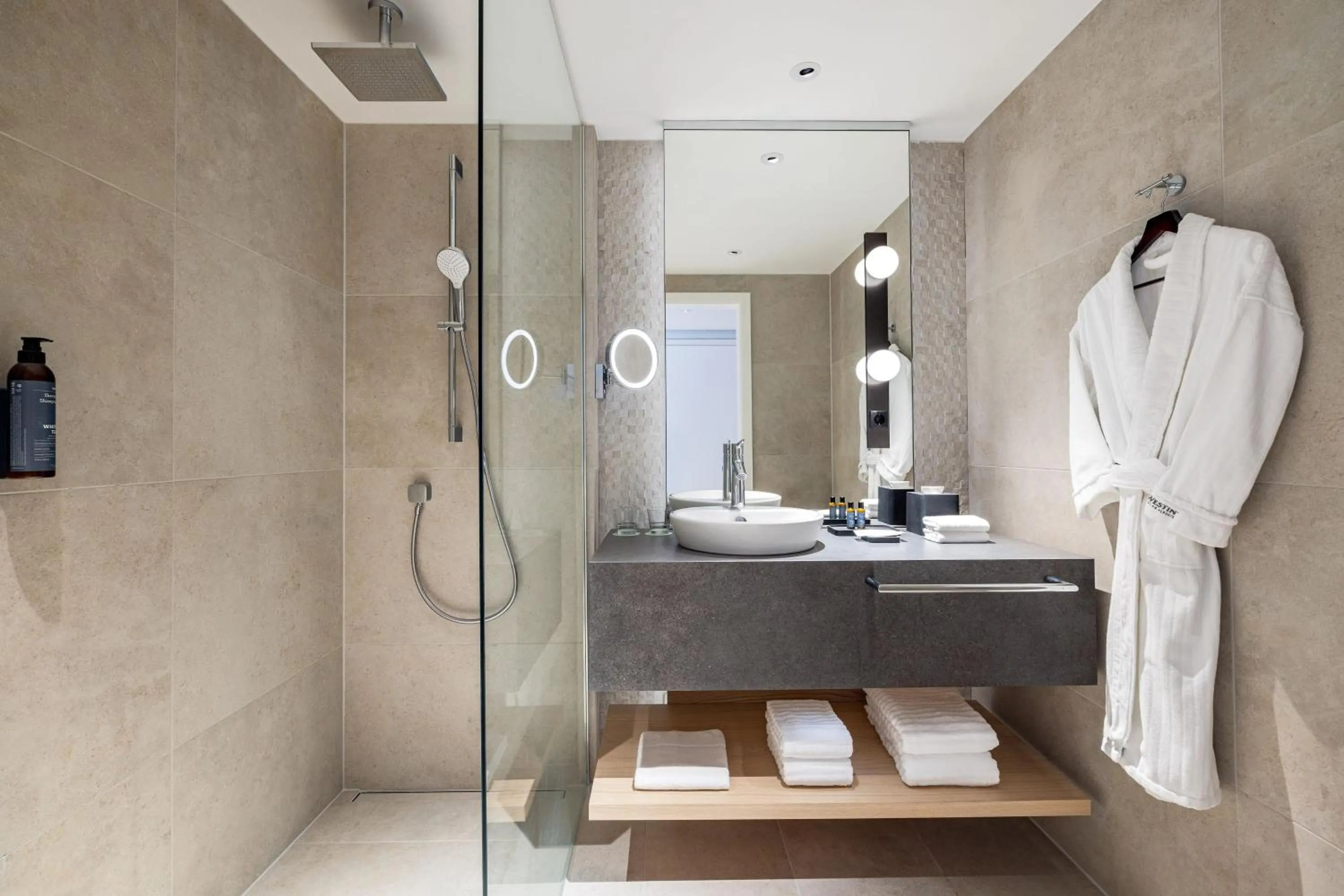 Bathroom in The Westin Grand Frankfurt