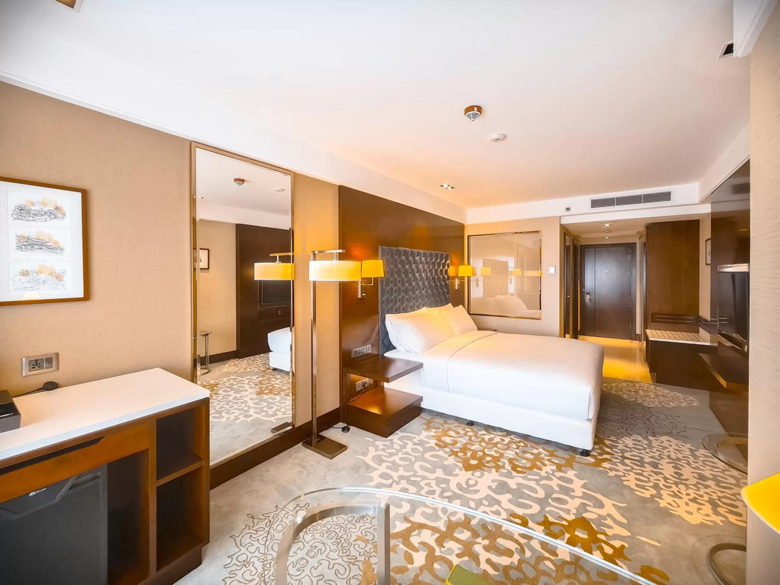 Photo of the whole room, Bed in Holiday Inn Dhaka City Centre by IHG