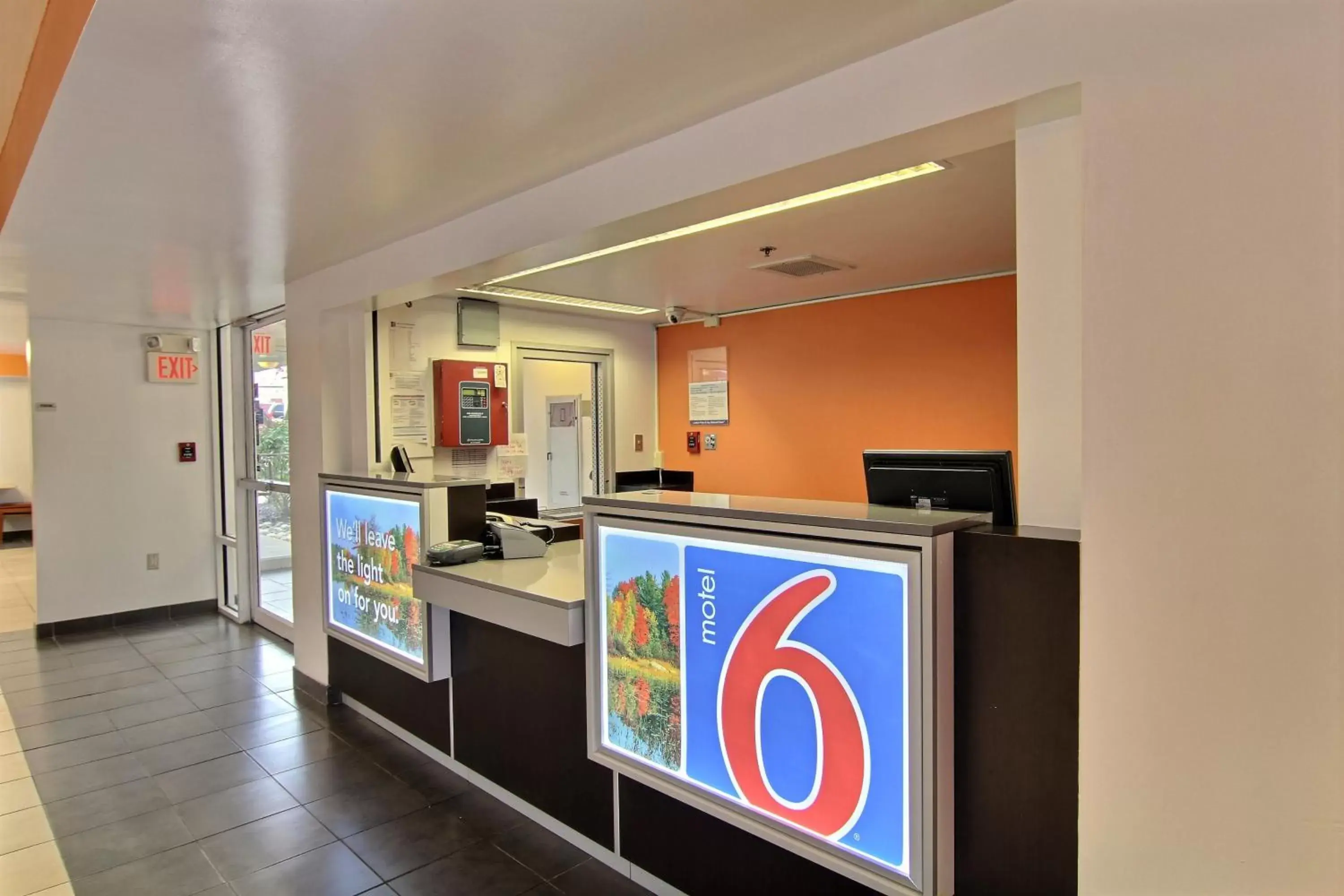 Lobby or reception, Lobby/Reception in Motel 6-Willoughby, OH - Cleveland