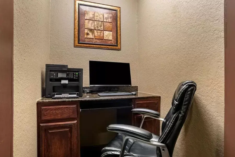 Business Area/Conference Room in Best Western Troy Inn