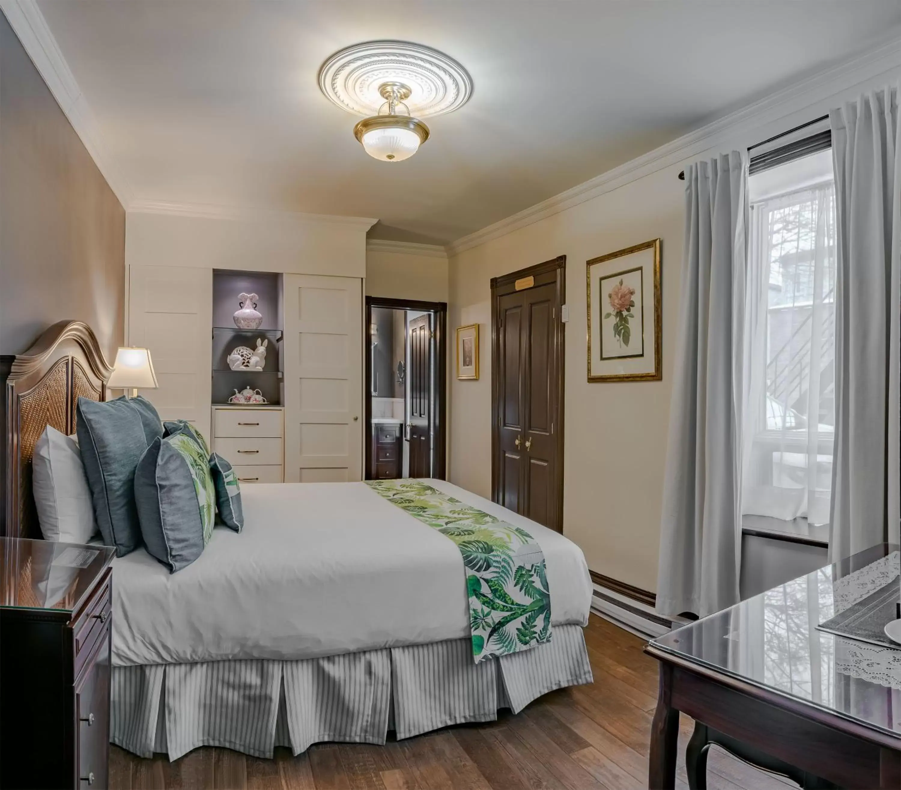 Bedroom in Le Clos Saint-Louis