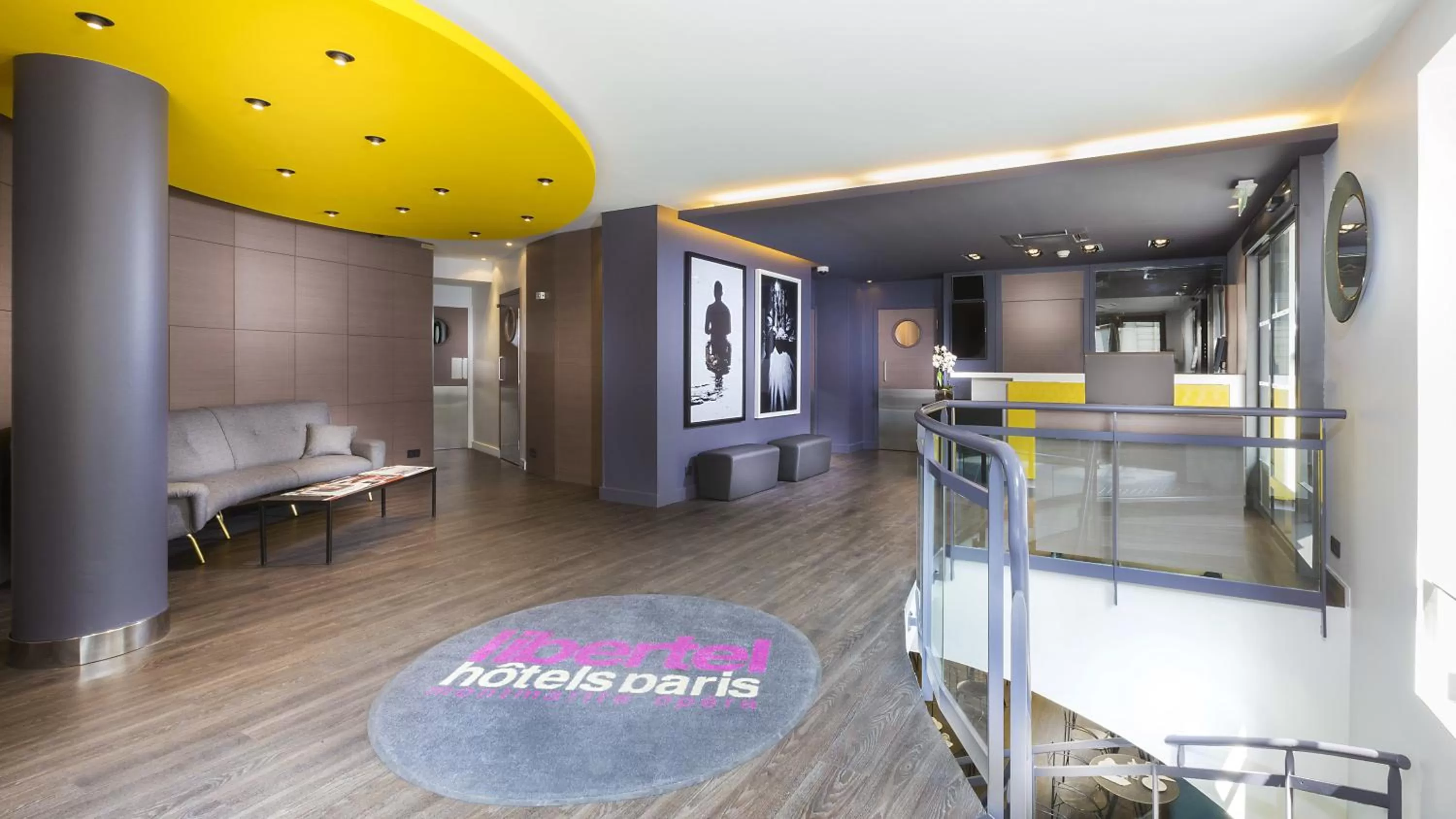 Lobby or reception in Libertel Montmartre Opéra