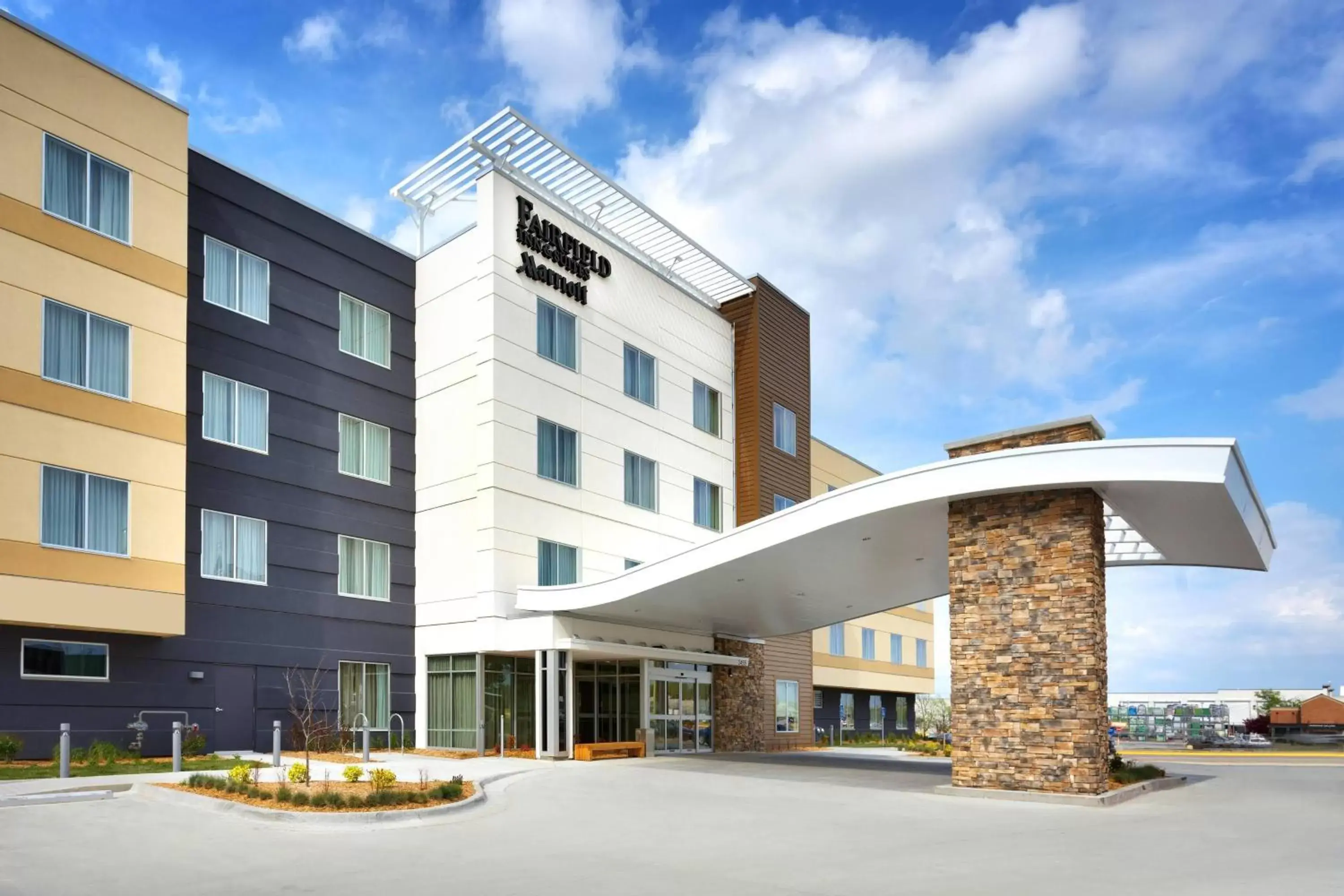 Property Building in Fairfield Inn & Suites by Marriott Springfield North