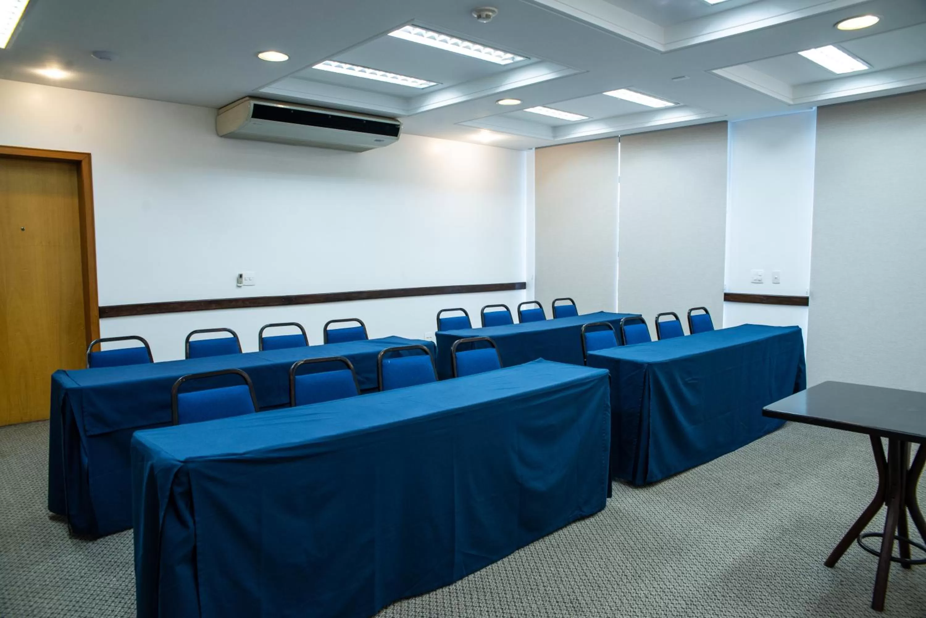 Business facilities in Hotel Campo Largo Express