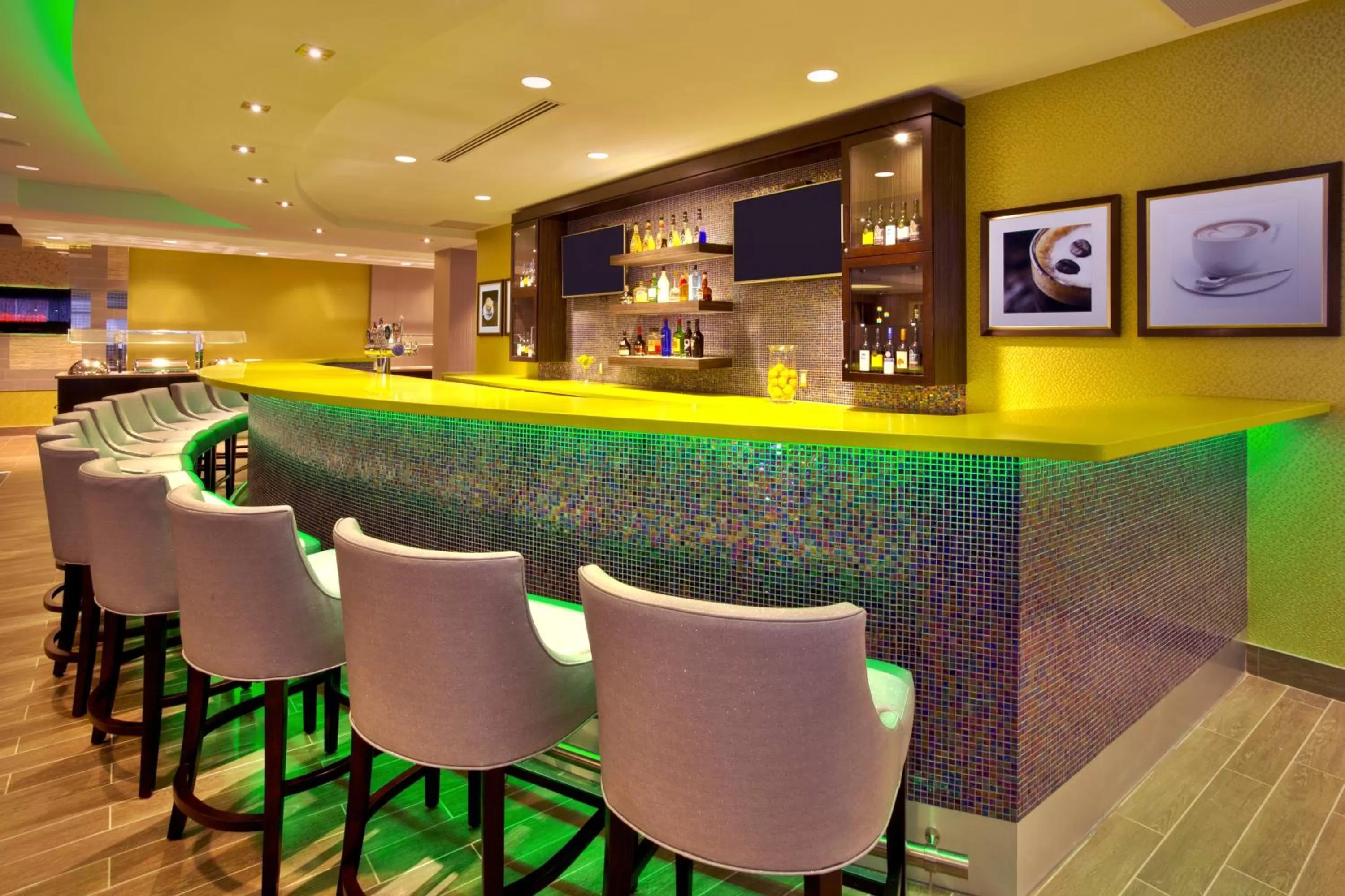 Lounge or bar in Crowne Plaza Kitchener-Waterloo by IHG