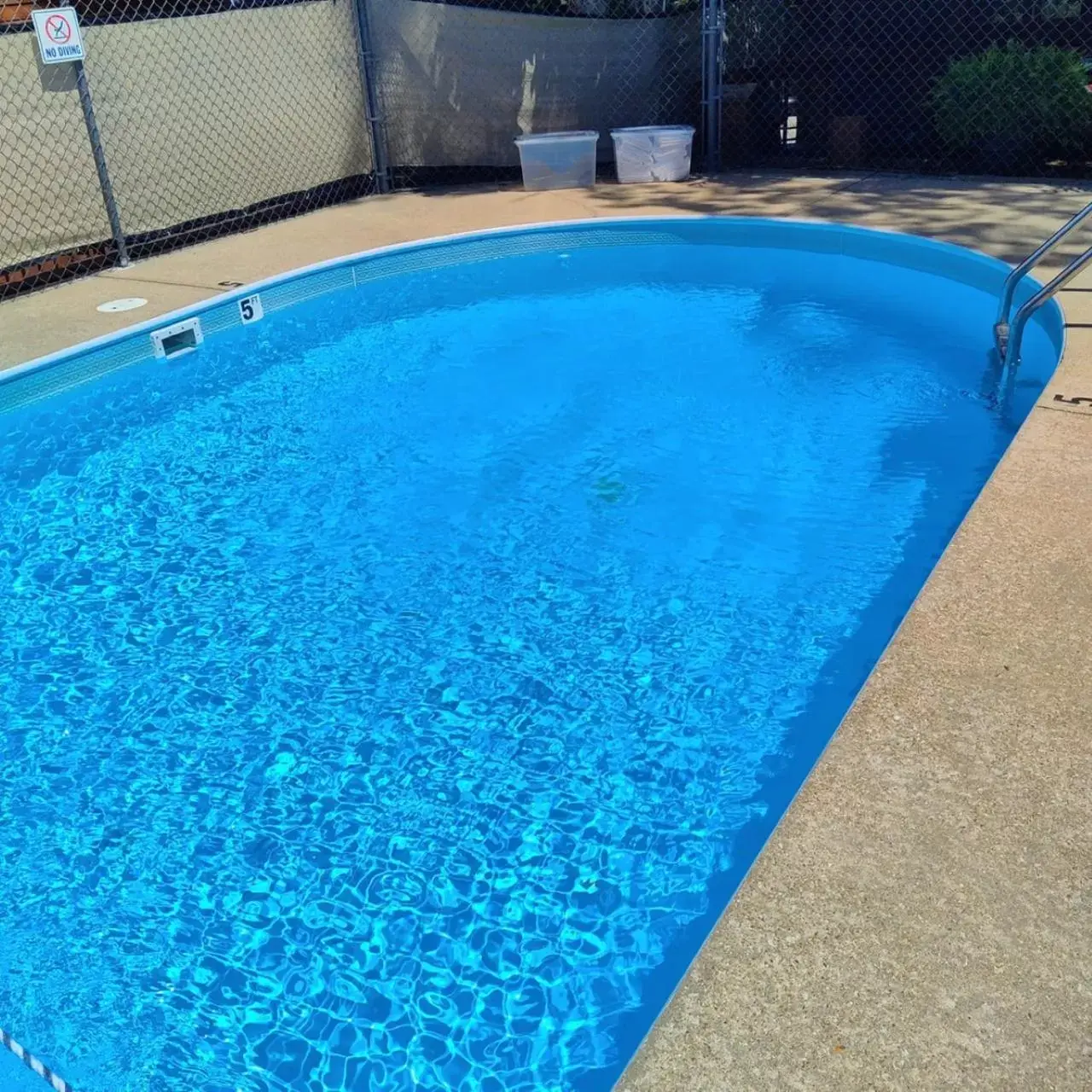 Swimming Pool in Shady Acre Inn and Suites