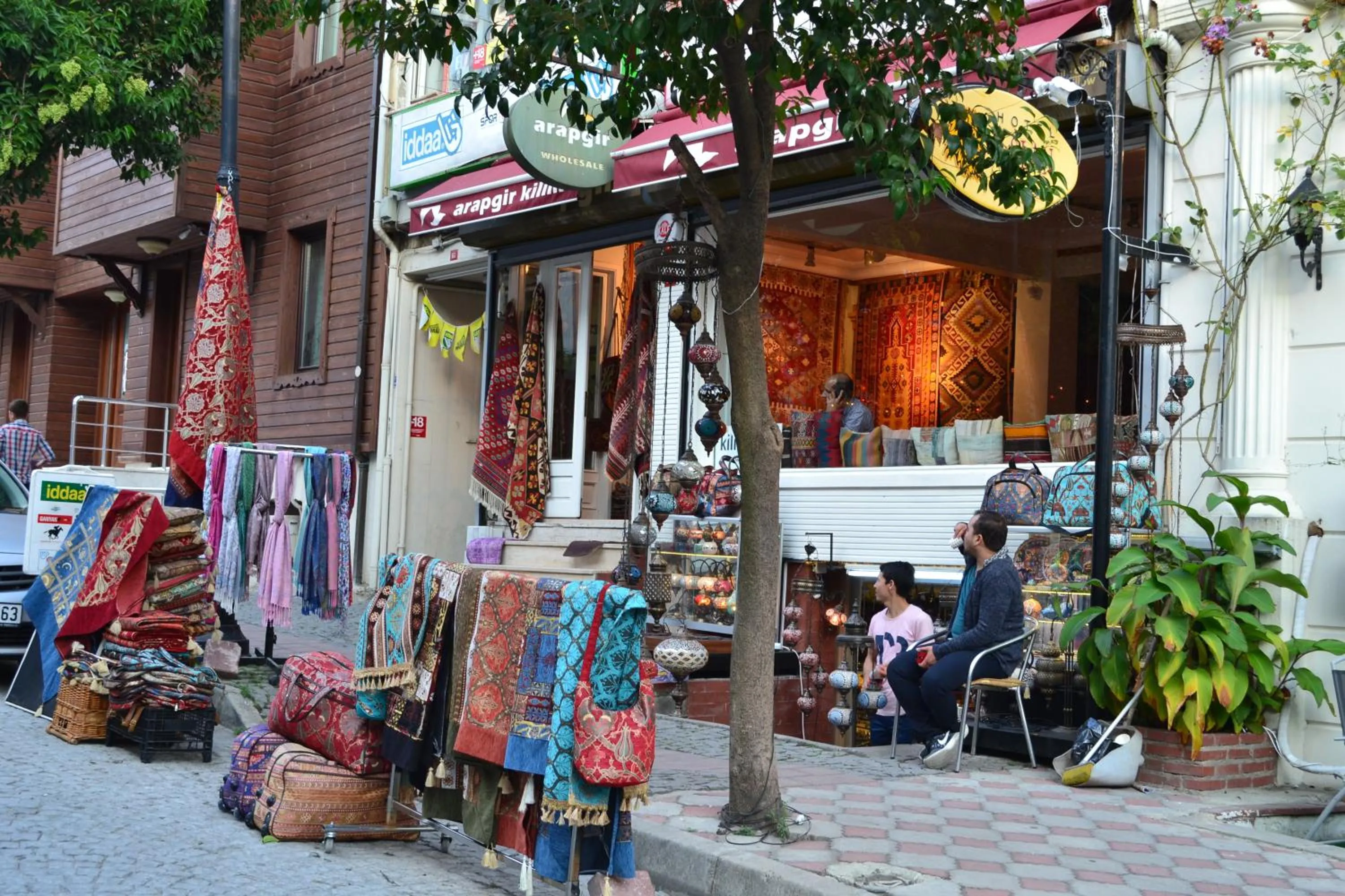 Neighbourhood in Divalis Hotel