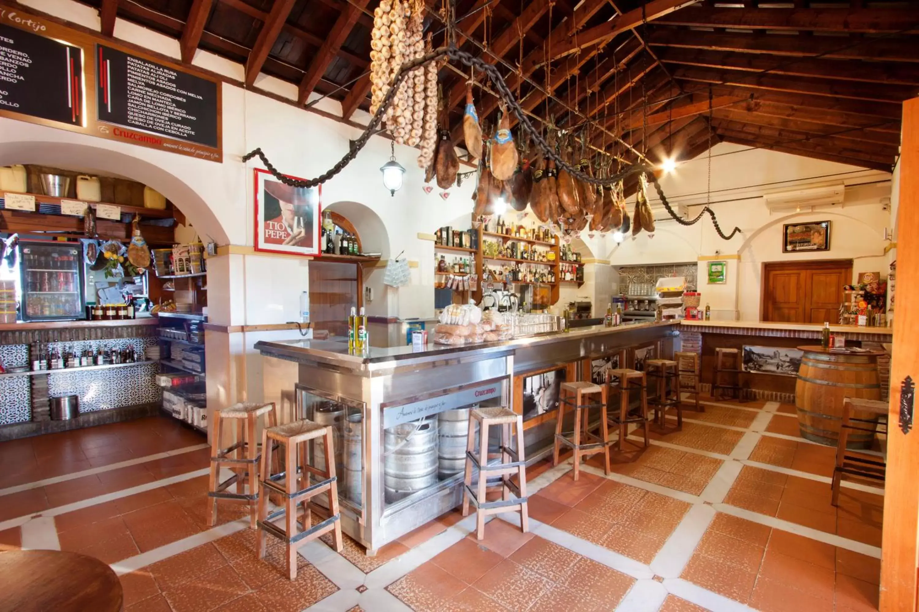 Restaurant/places to eat, Lounge/Bar in Hostal El Cortijo