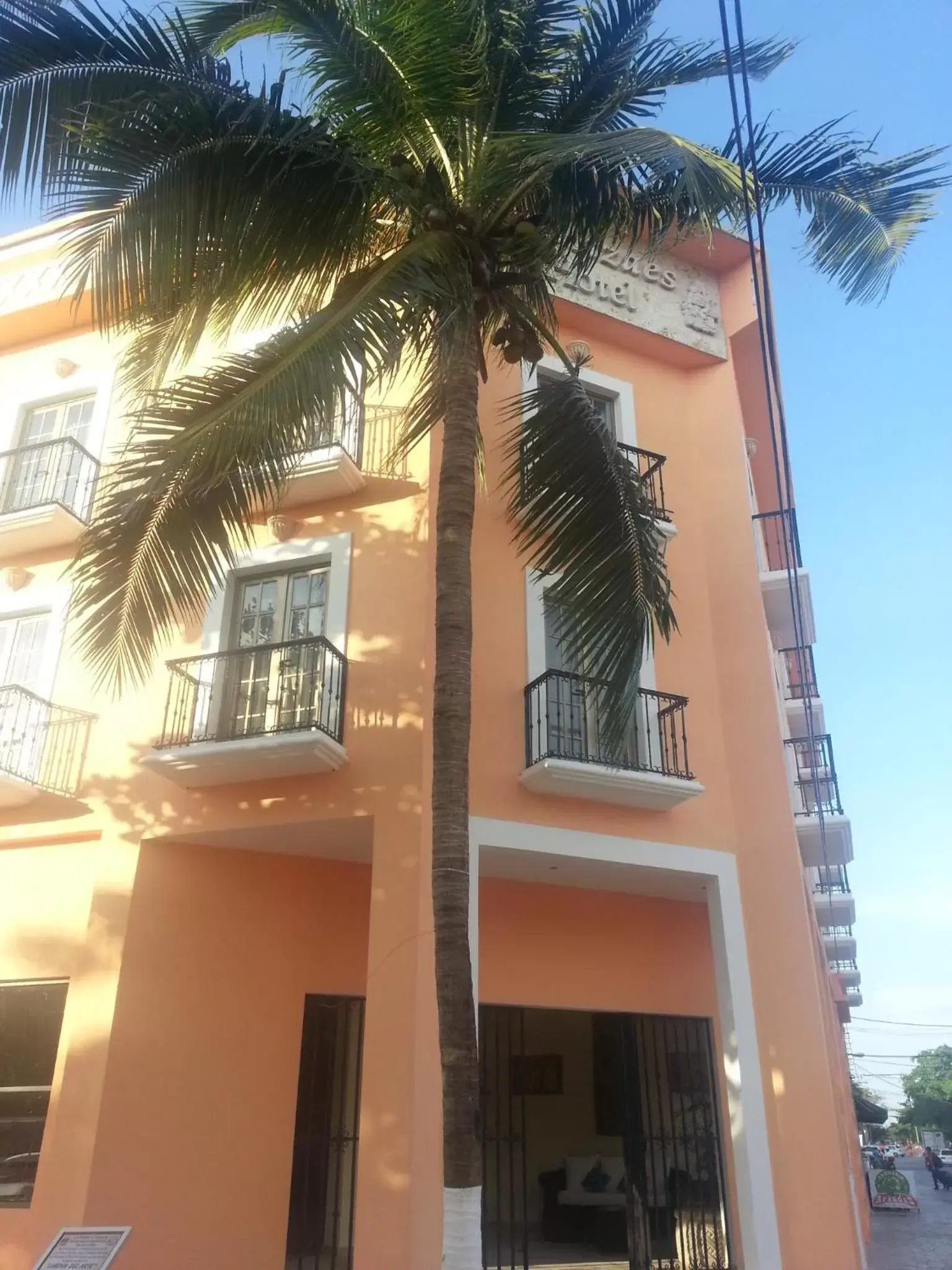 Facade/entrance in Hotel Los Itzaes by 5th av Facade/entrance in Hotel Los Itzaes by 5th av