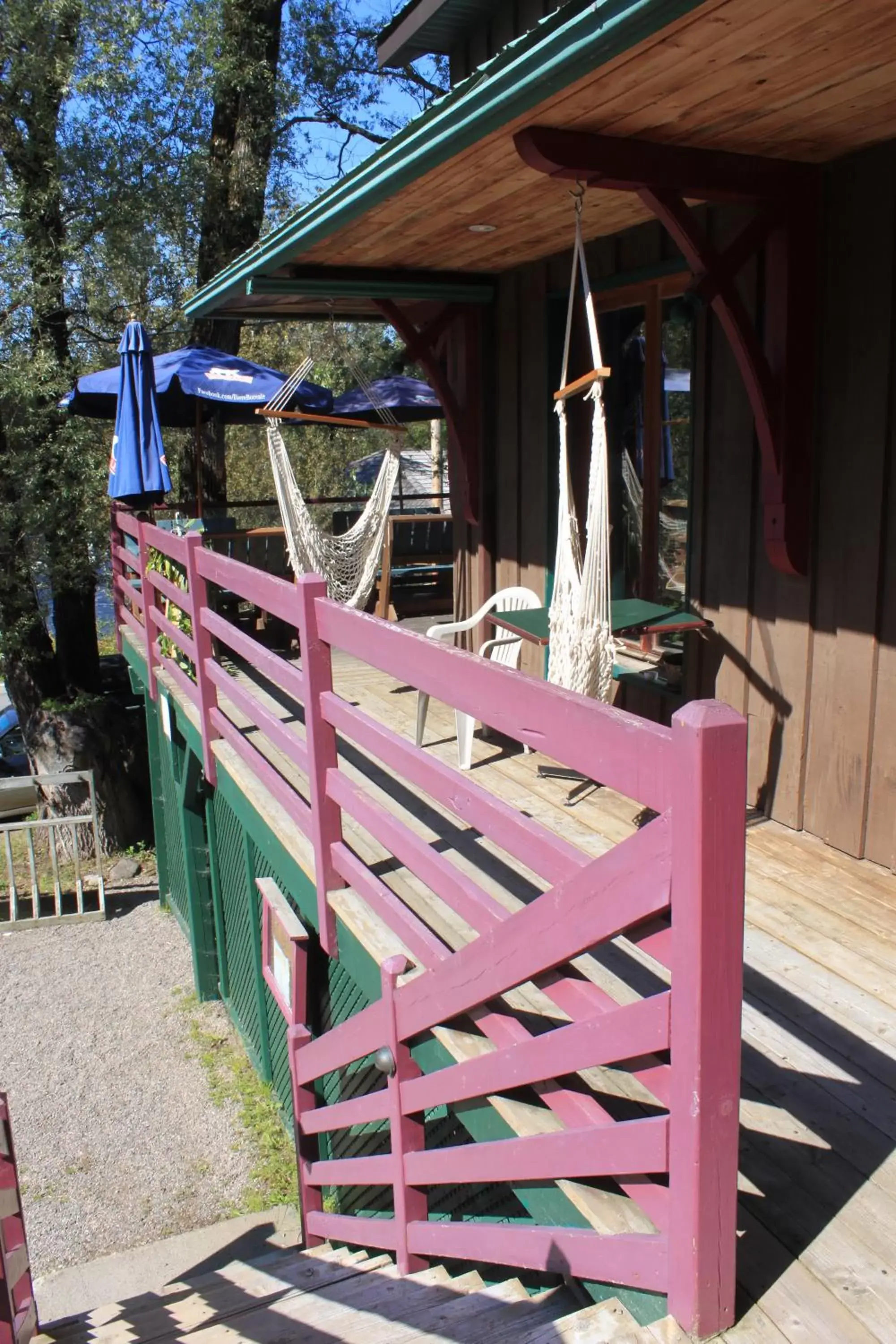 Patio in Auberge Micro-Brasserie Le Baril Roulant