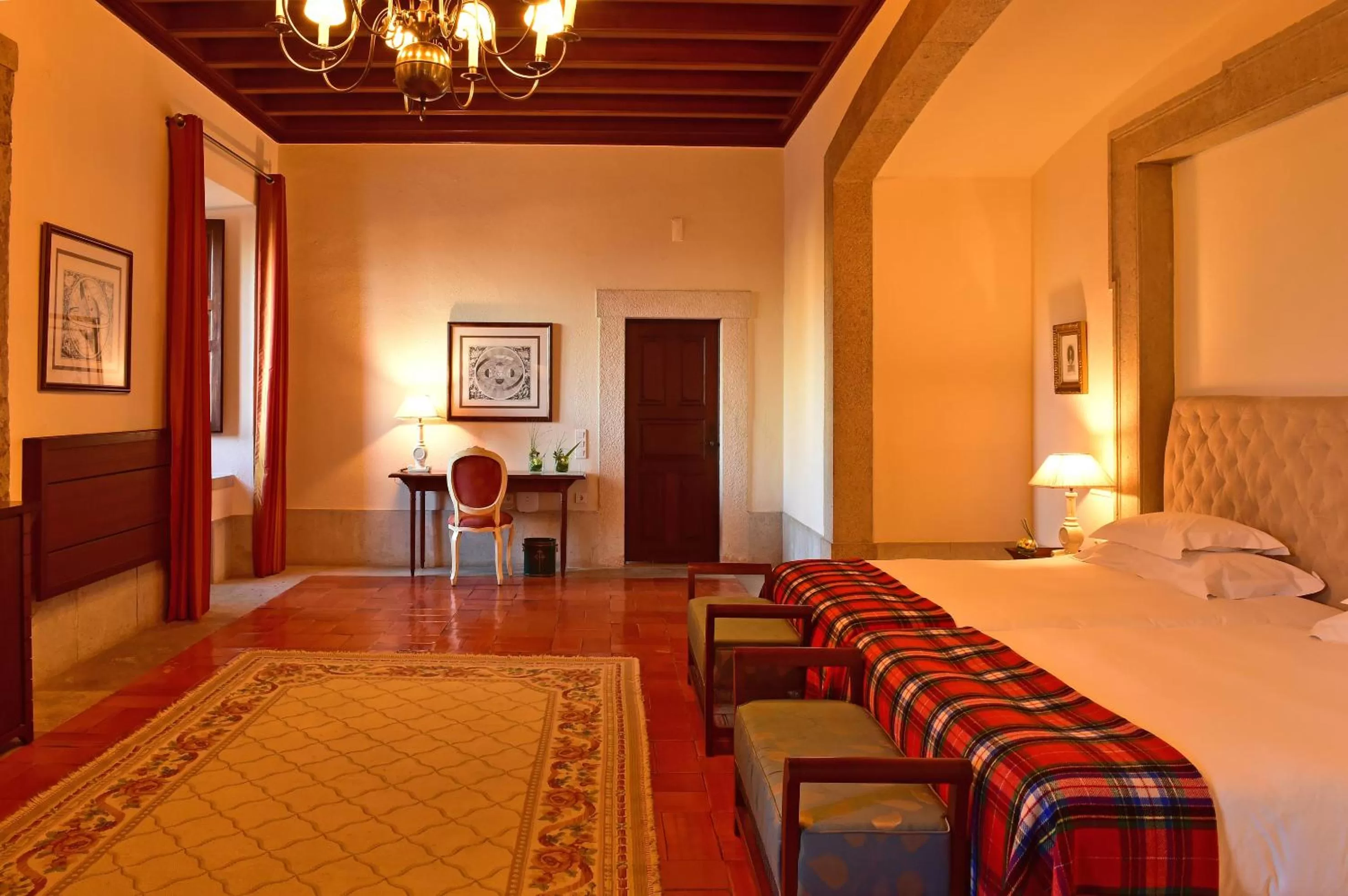 Photo of the whole room, Bed in Pousada Castelo de Palmela