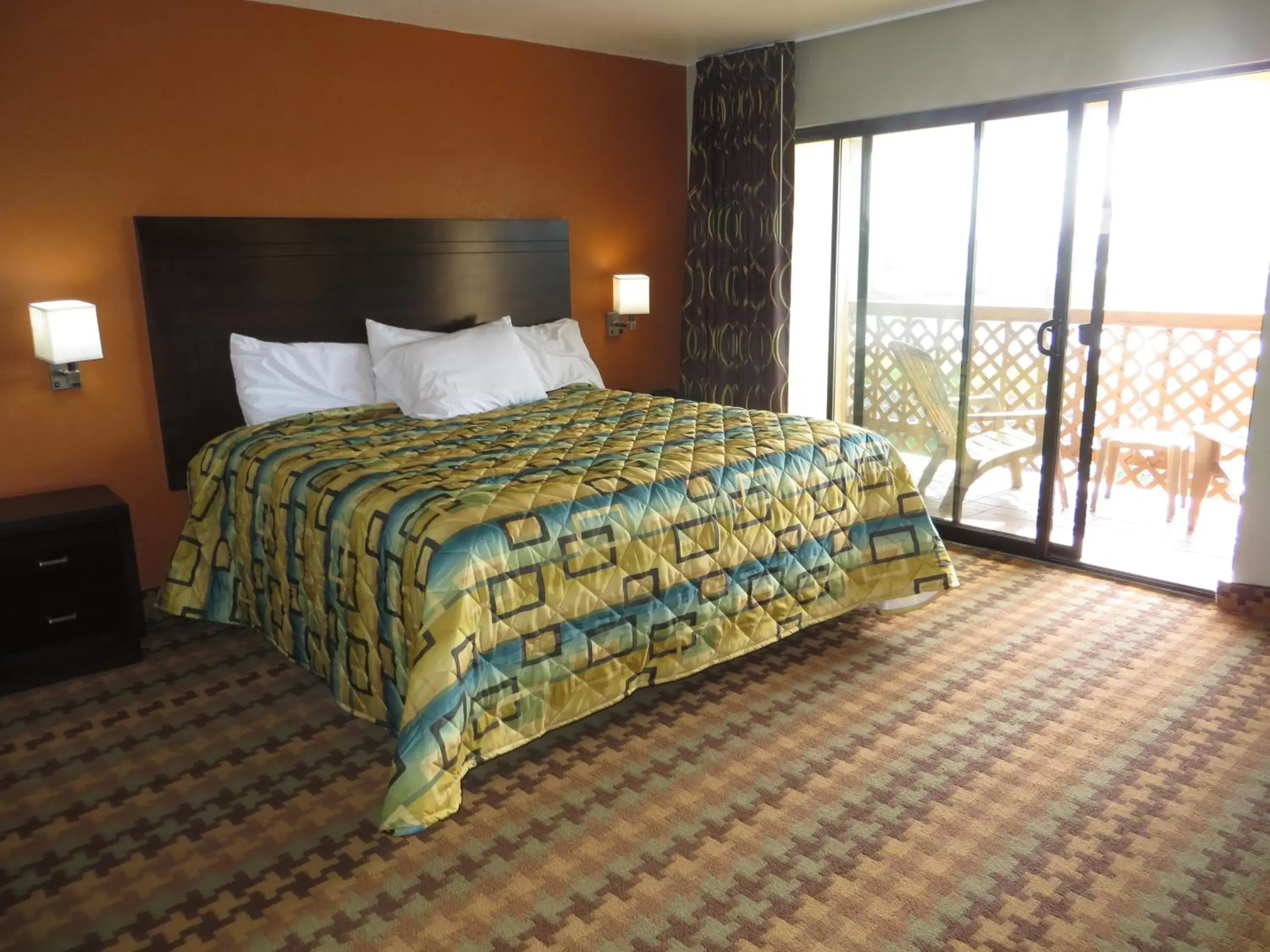 Bed in Ocean Gate Inn