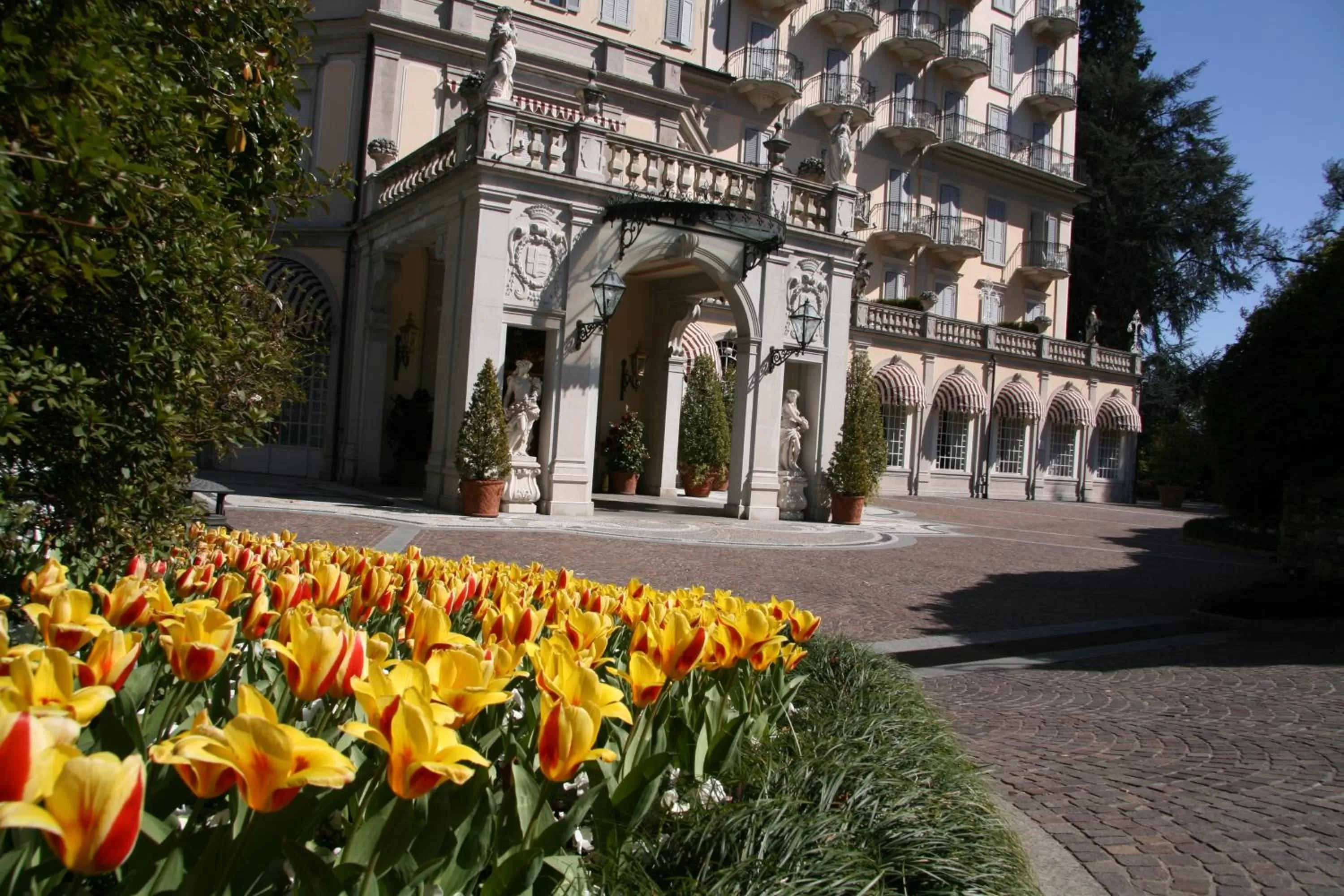 Facade/entrance in Grand Hotel des Iles Borromées & SPA