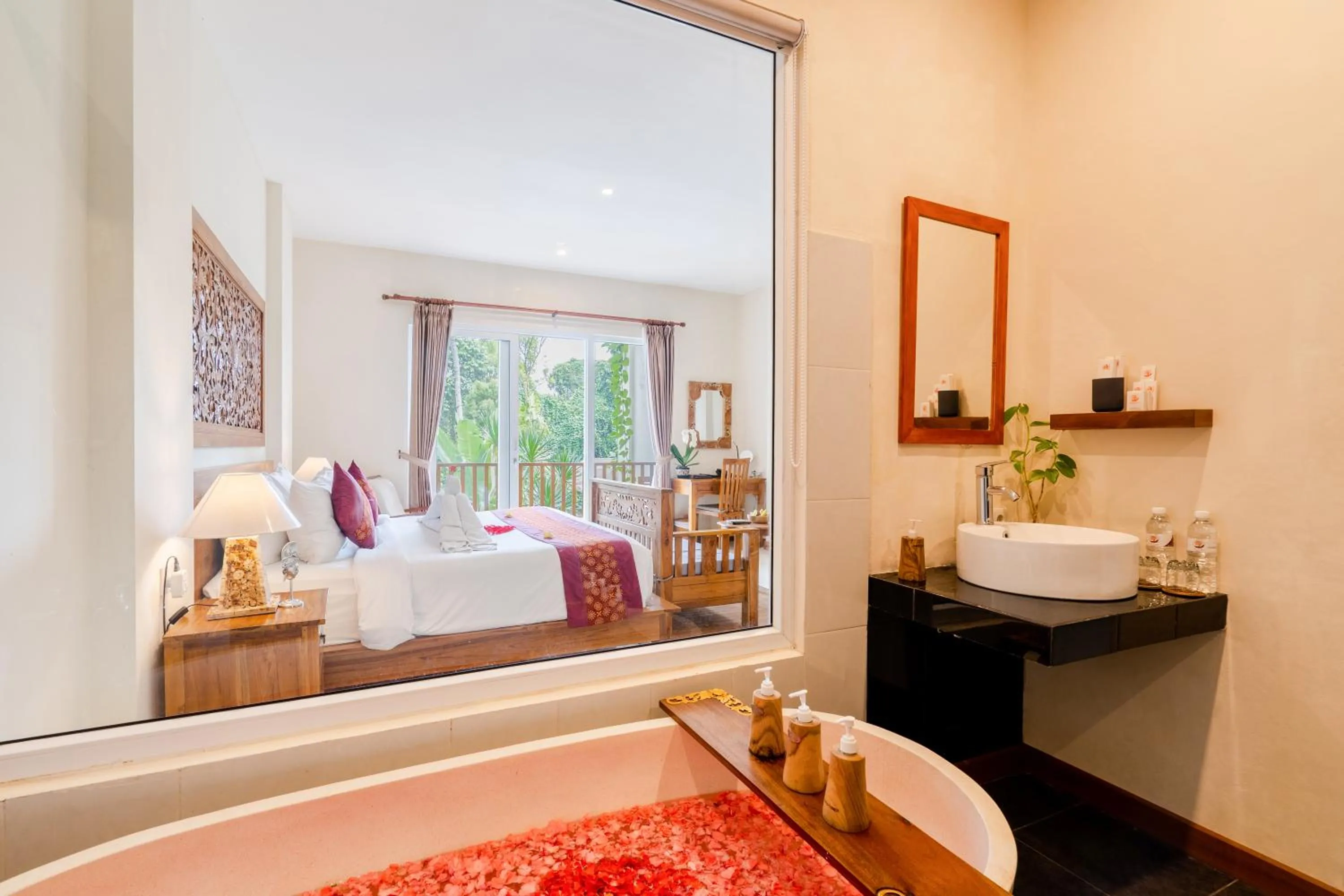 Bathroom, Bed in Ashoka Tree Resort at Tanggayuda