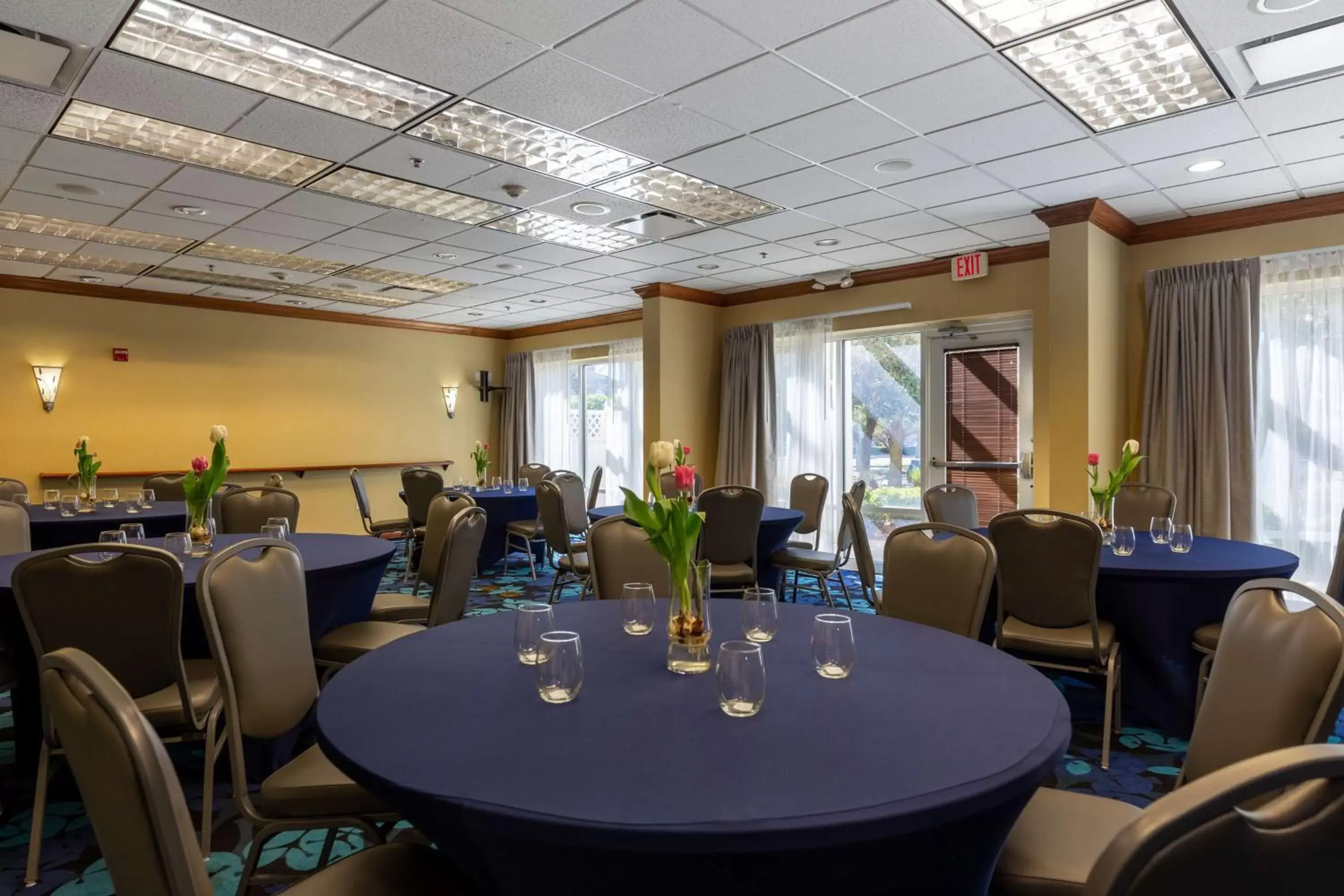 Meeting/conference room, Restaurant/Places to Eat in Hampton Inn & Suites Jacksonville Deerwood Park