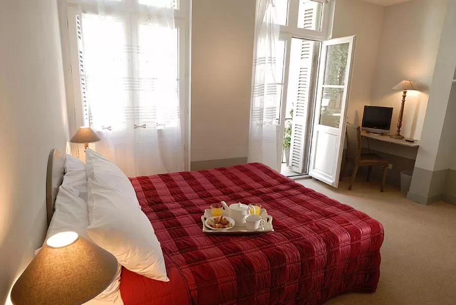 Bed in Hôtel L'Adresse