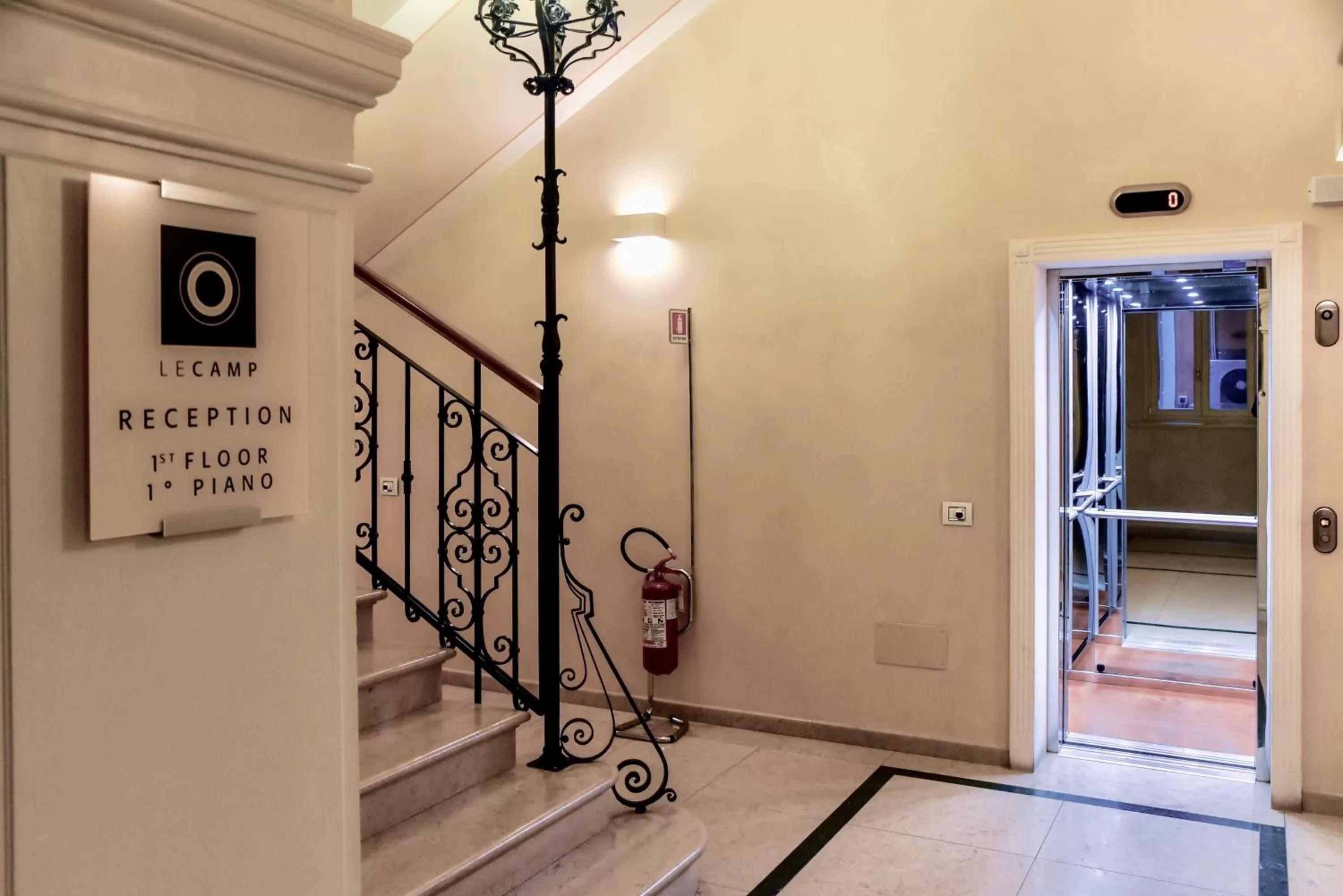 Lobby or reception in Le Camp Suite & Spa