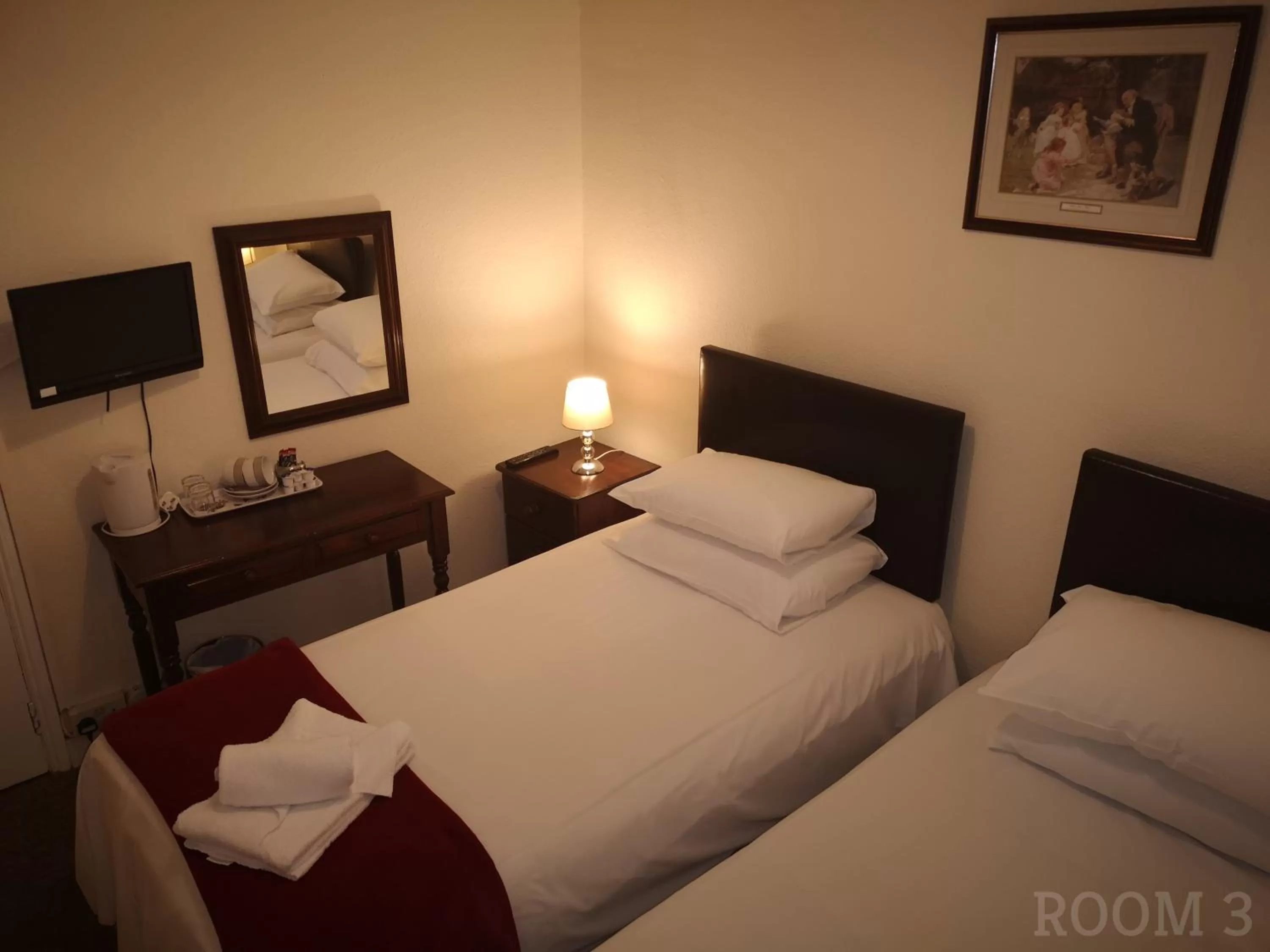 Coffee/tea facilities, Bed in Westgate Hotel