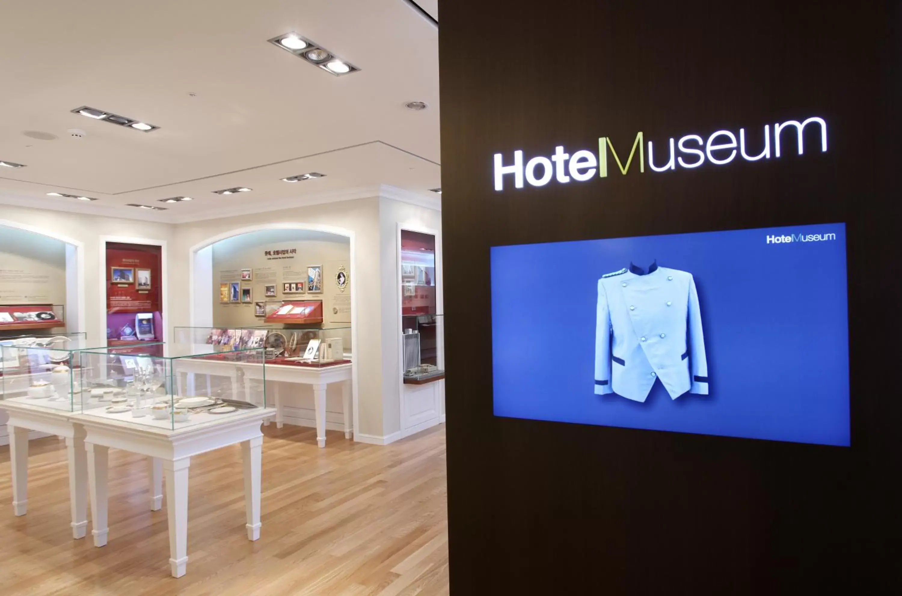 Lobby or reception, TV/Entertainment Center in Lotte Hotel Seoul