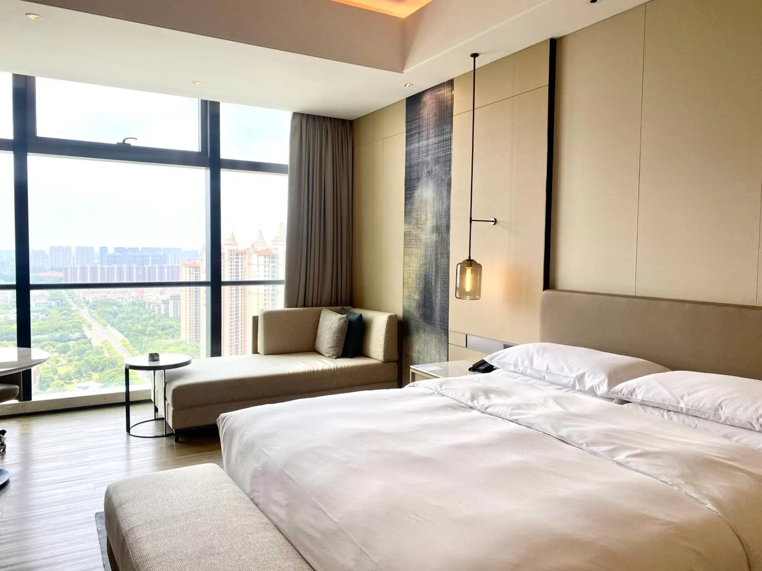 Property building, Bed in Zhangjiagang Marriott Hotel
