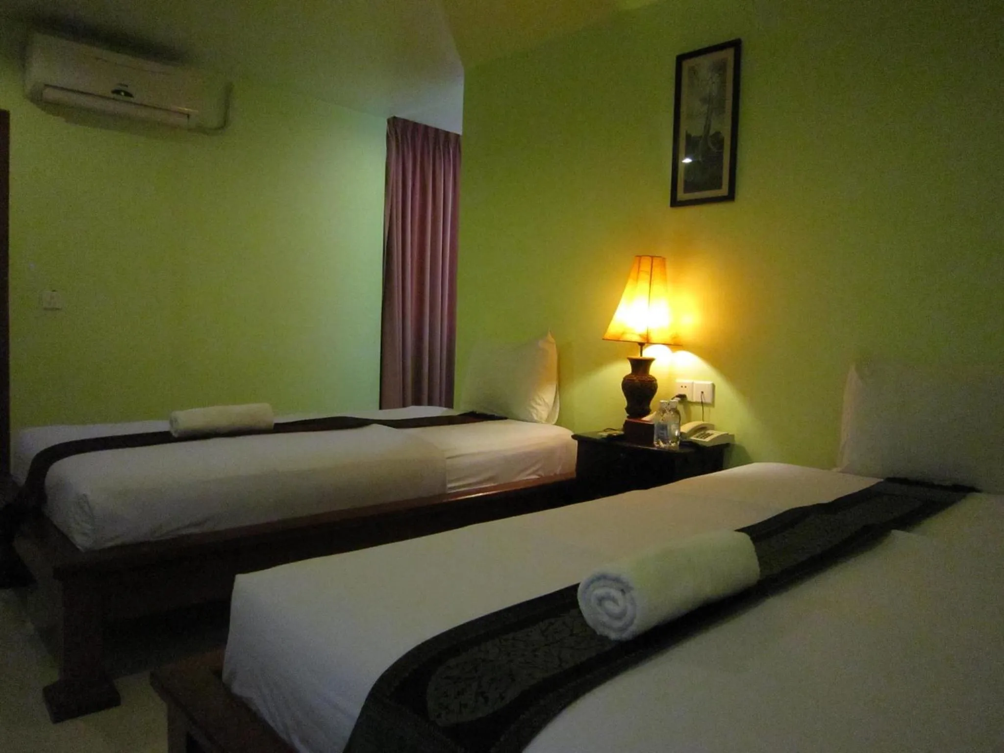 Bedroom in Star Wood Inn