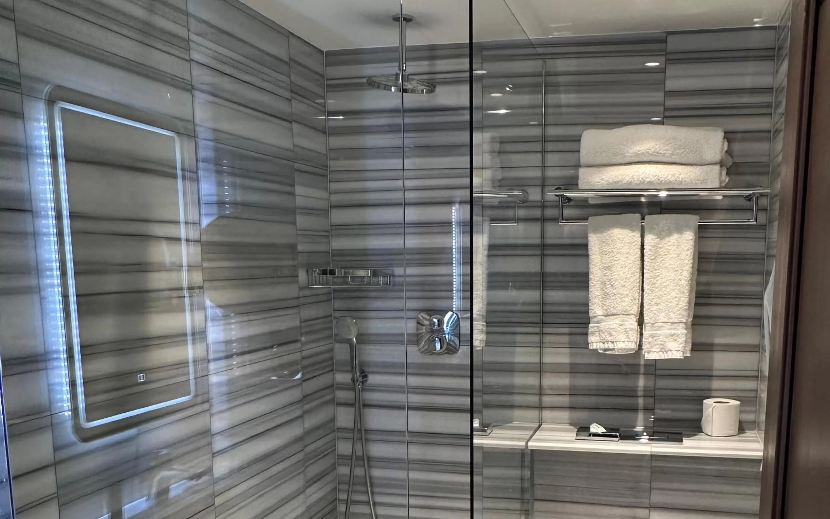 Bathroom in Warren House Hotel