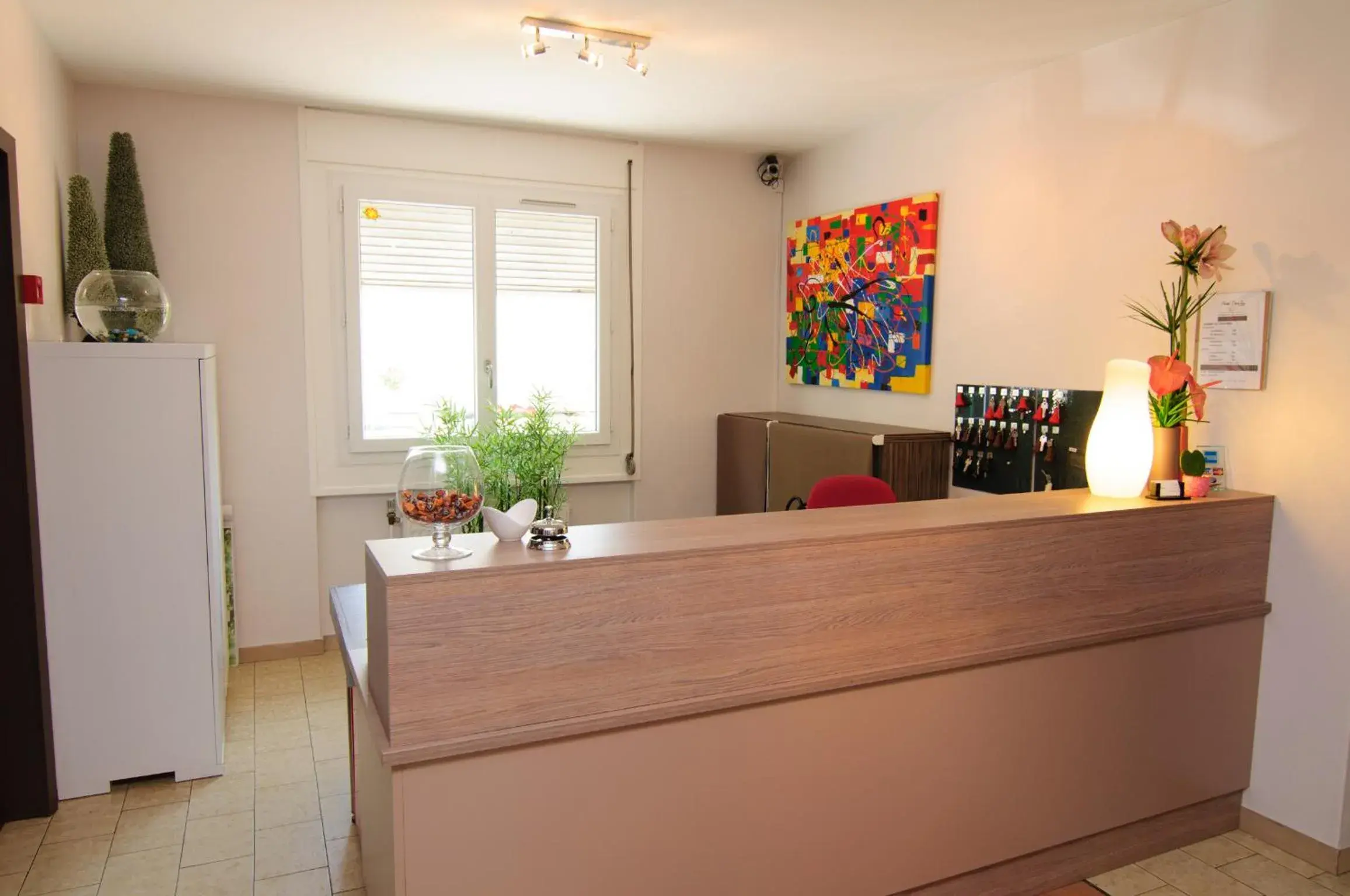 Lobby or reception in The Originals City, Hôtel Dau Ly, Lyon Est Lobby or reception in The Originals City, Hôtel Dau Ly, Lyon Est