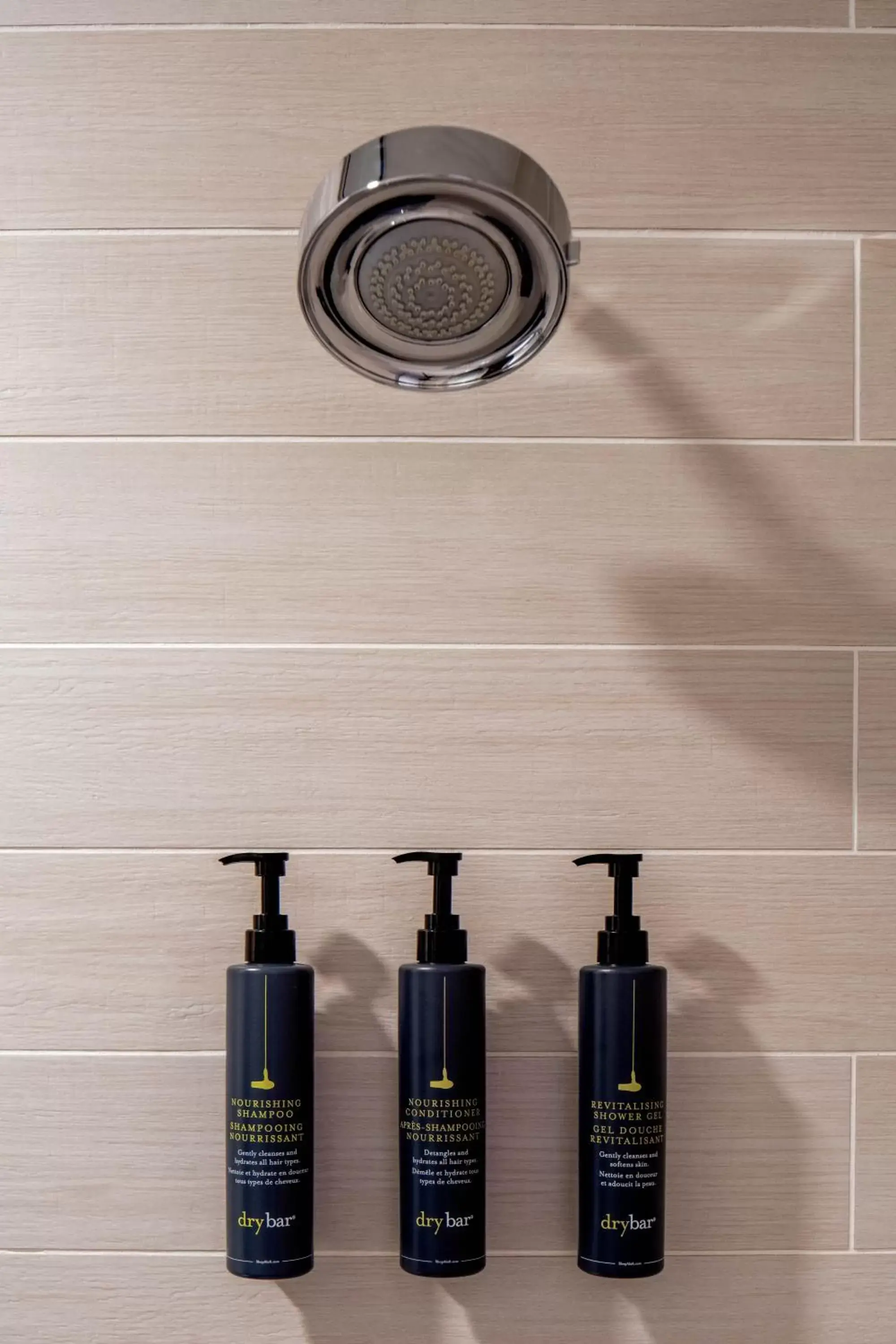 King Room with Roll-in Shower - Mobility and Hearing Accessible in Aloft Long Island City-Manhattan View King Room with Roll-in Shower - Mobility and Hearing Accessible in Aloft Long Island City-Manhattan View