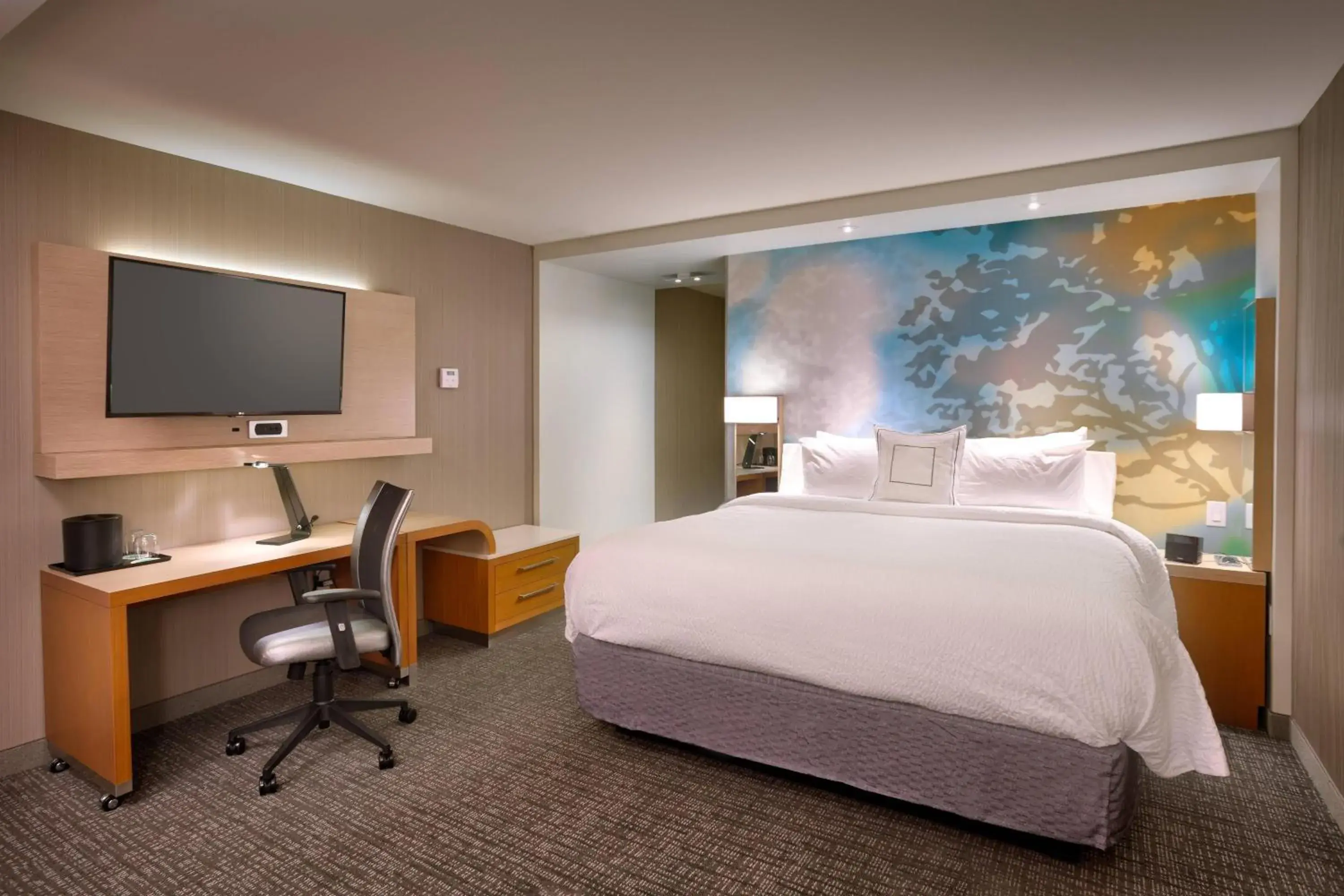 Photo of the whole room, Bed in Courtyard by Marriott Salt Lake City Downtown