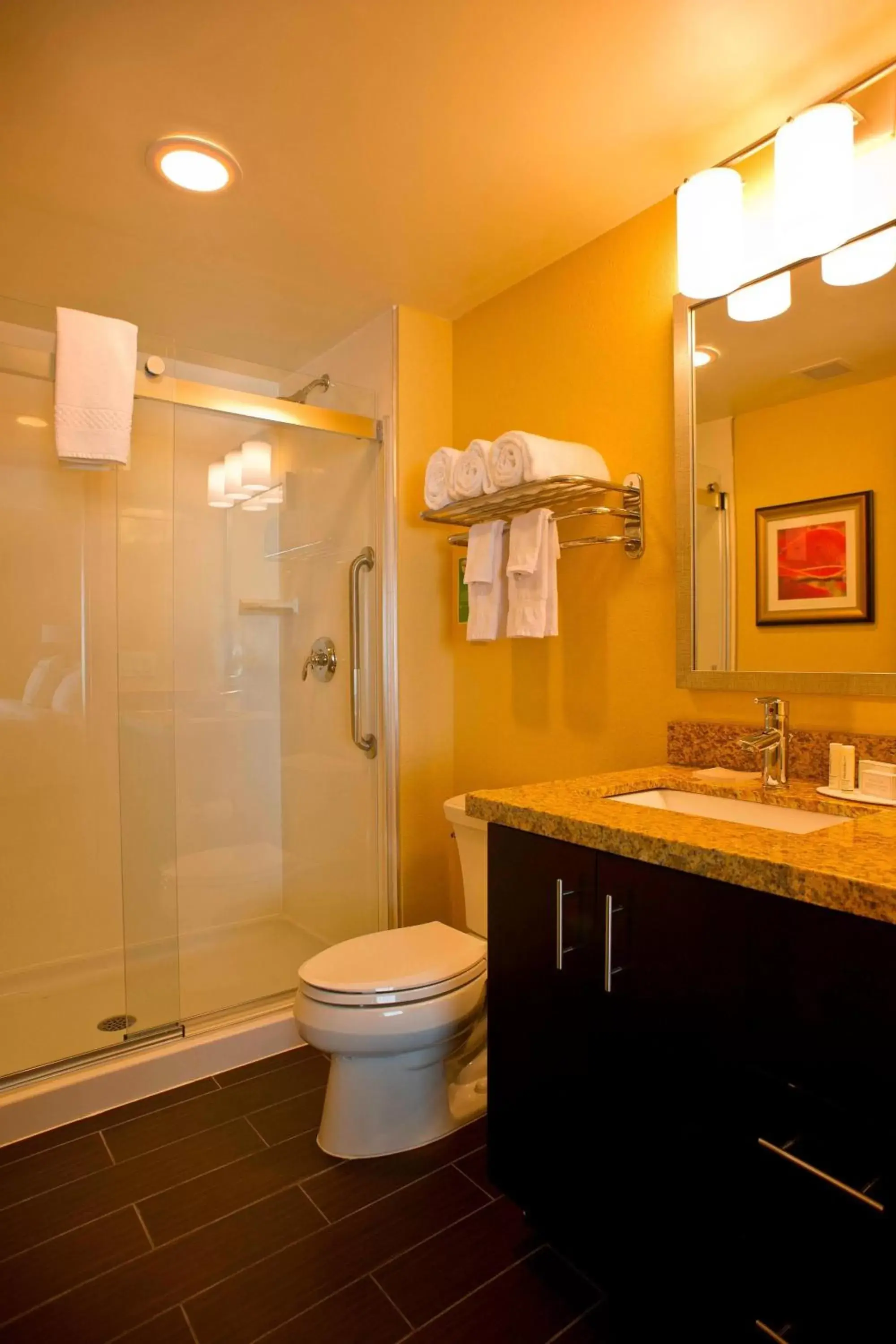 Bathroom in TownePlace Suites by Marriott Thunder Bay