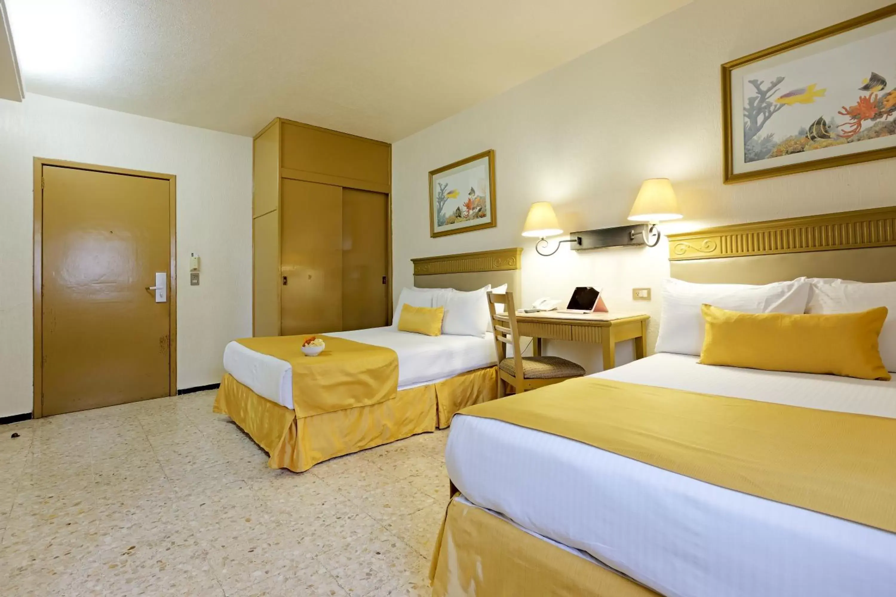Decorative detail, Bed in Hotel Olmeca Plaza