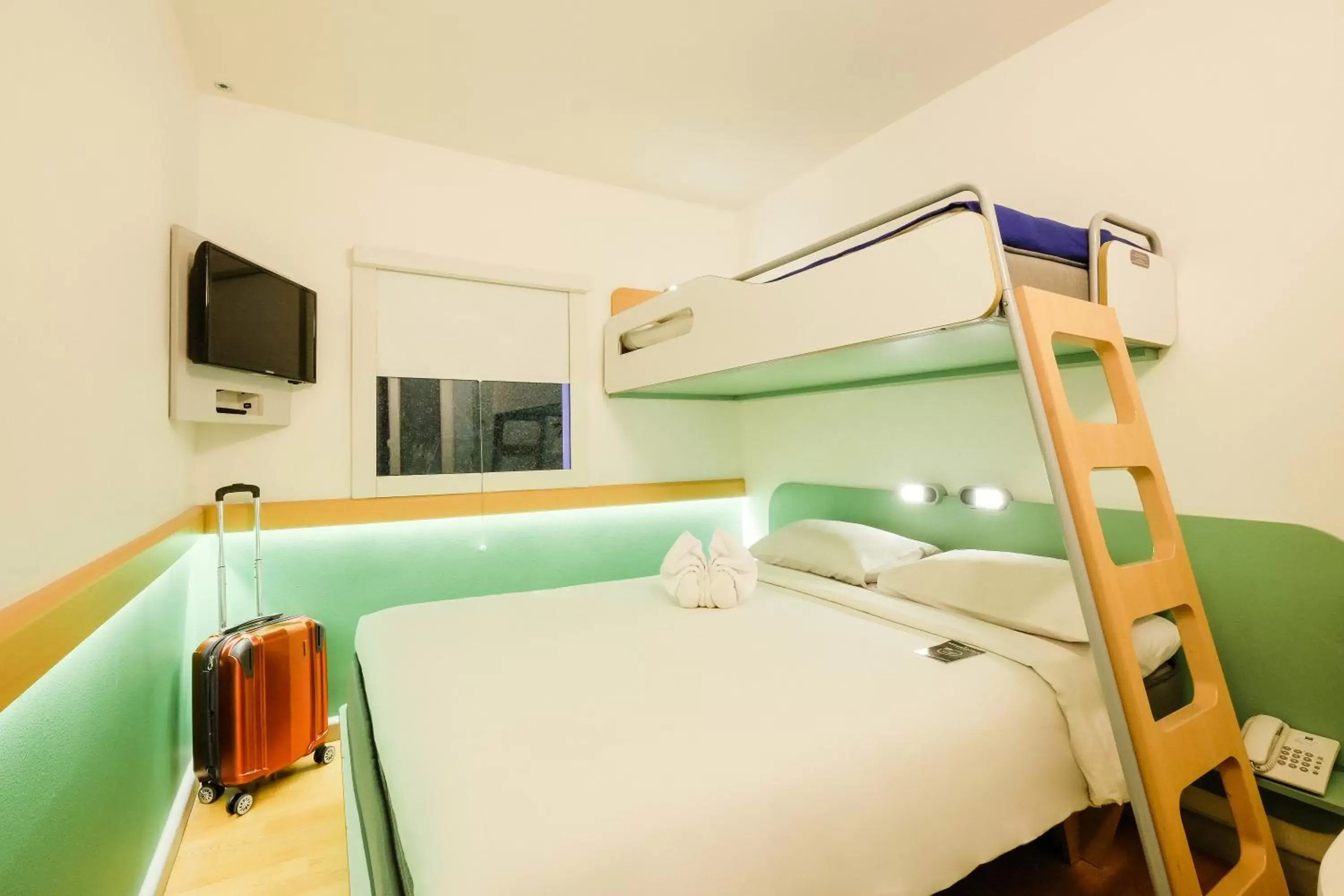 bunk bed in Ibis Budget Makassar Airport