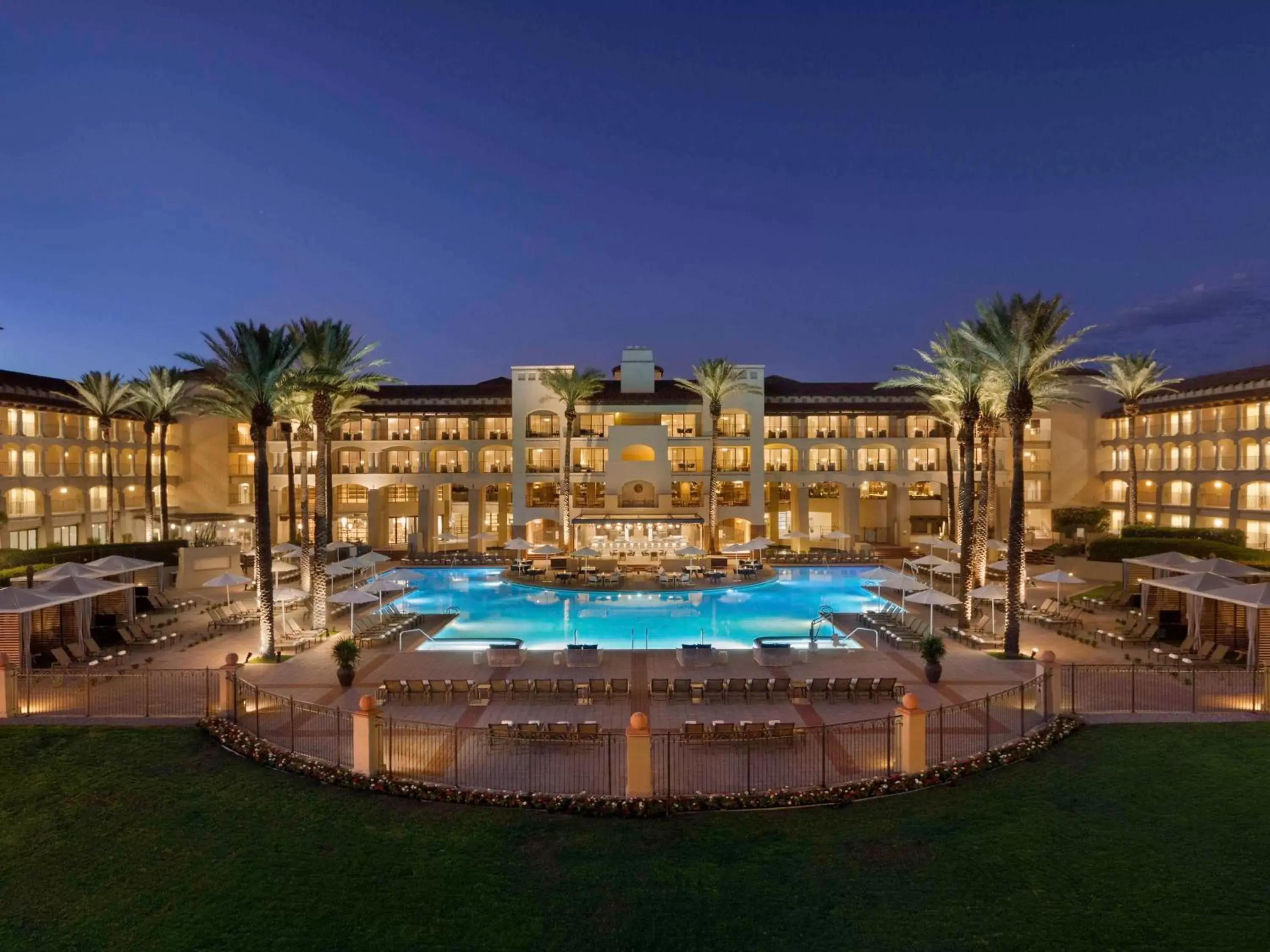 Property building, Swimming Pool in Fairmont Scottsdale Princess