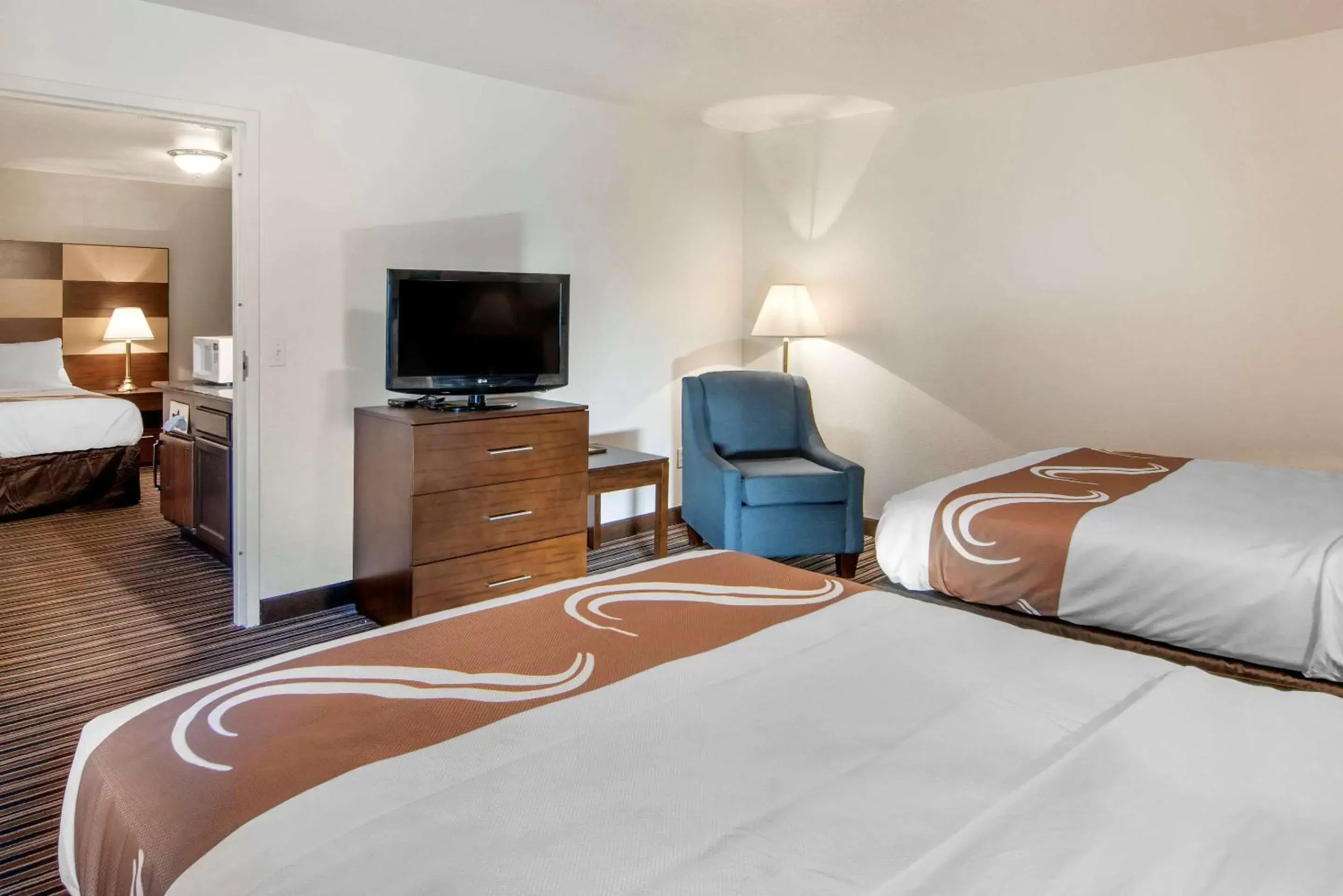 Photo of the whole room, Bed in Quality Inn Central Roseburg Photo of the whole room, Bed in Quality Inn Central Roseburg