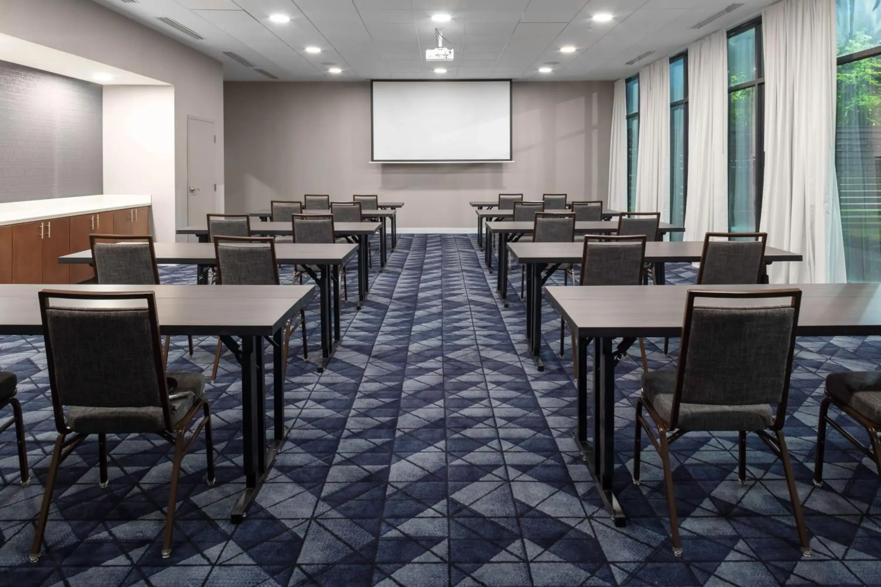 Meeting/conference room in Courtyard by Marriott Memphis East/Galleria