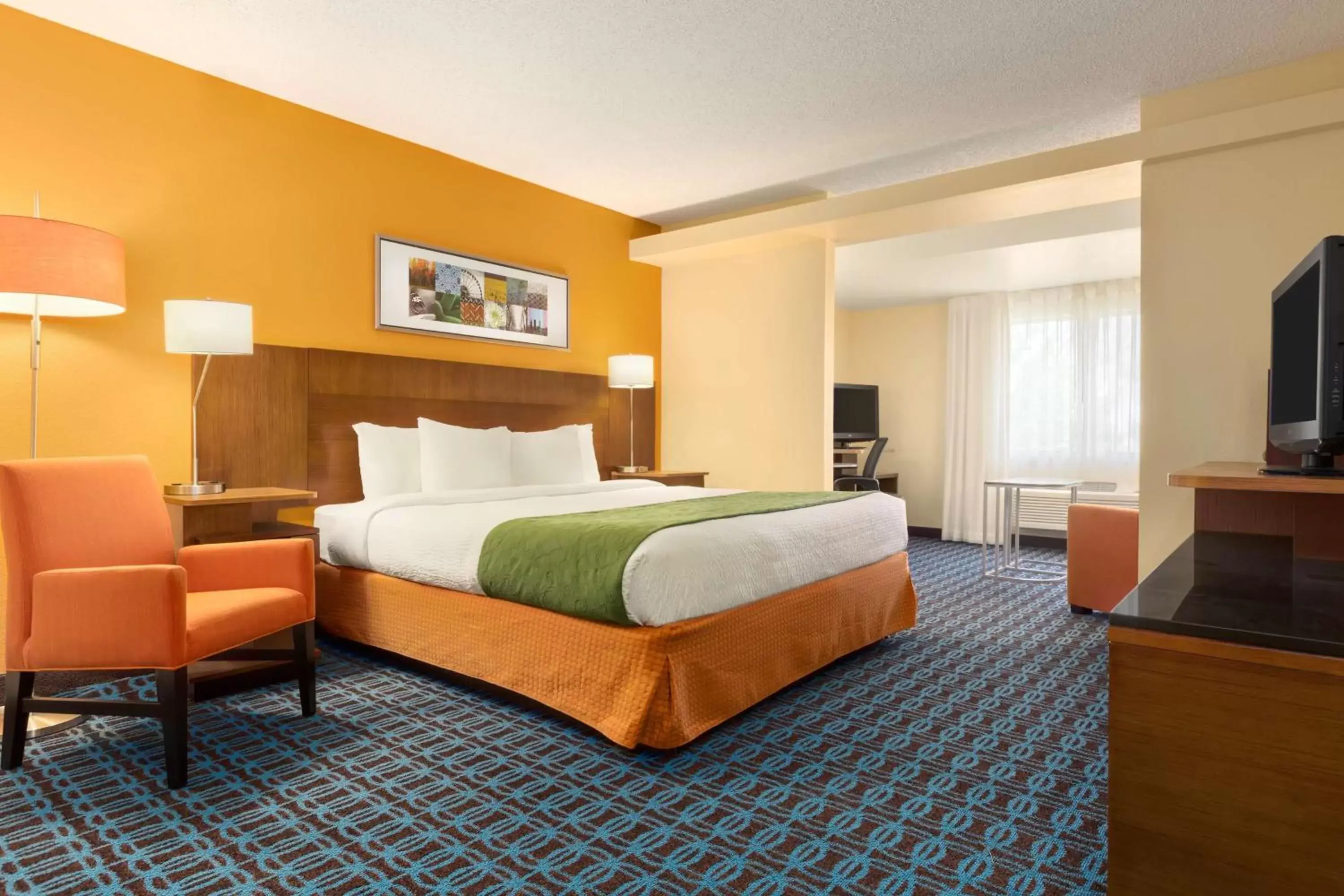 Photo of the whole room, Bed in Country Inn & Suites by Radisson, Phoenix Airport, AZ