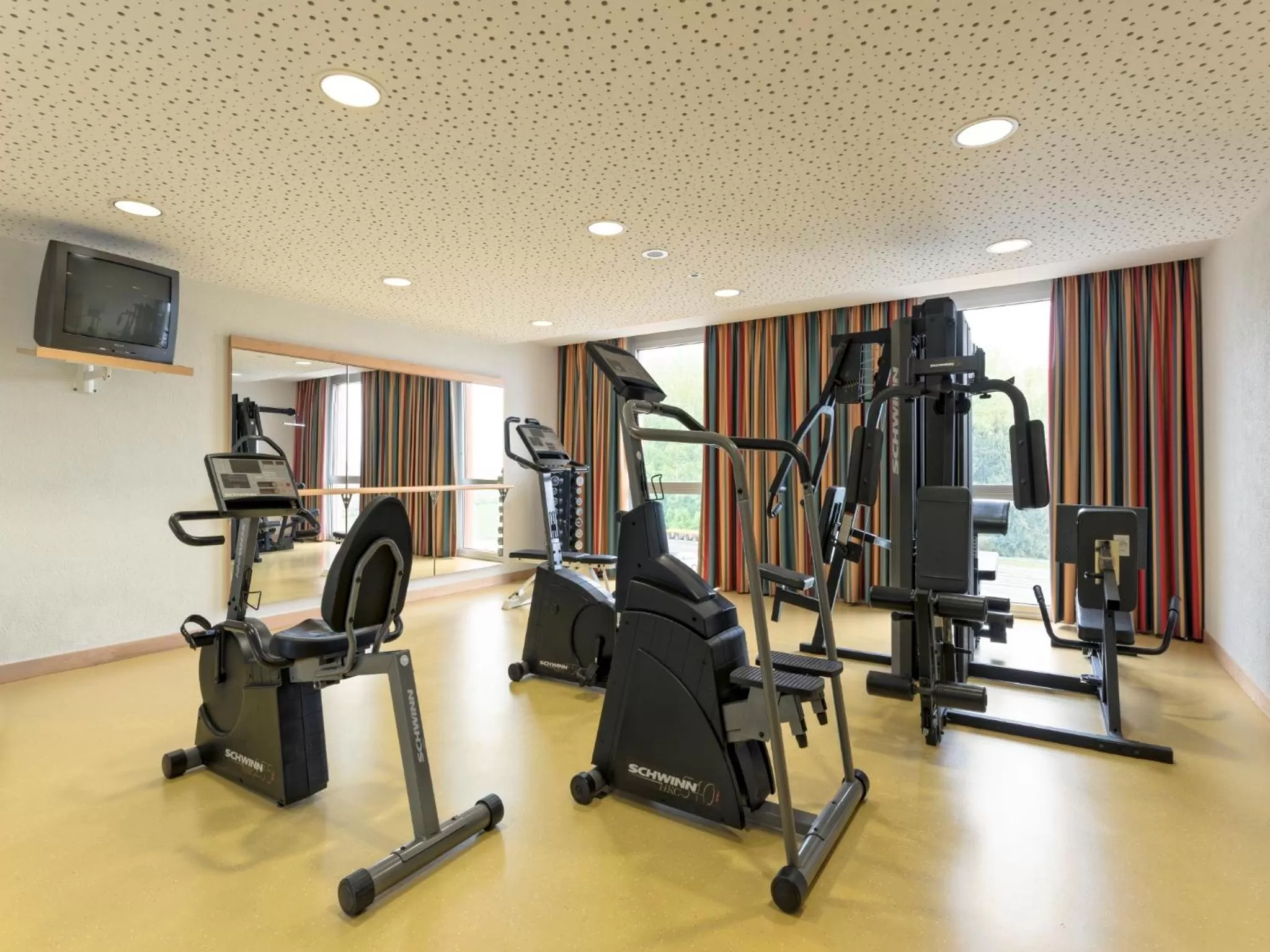 Fitness centre/facilities in B&B HOTEL Lully 3 Lakes