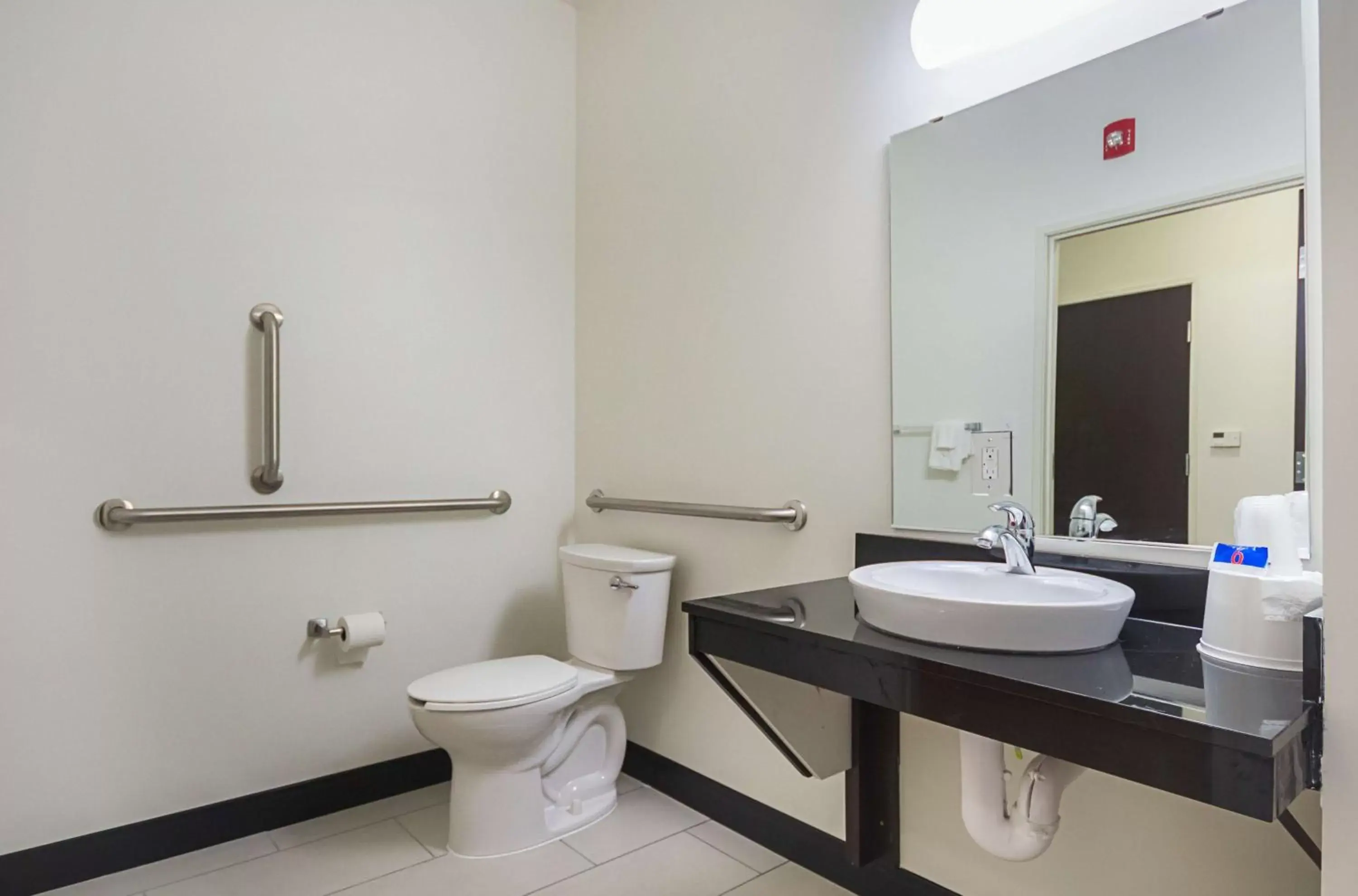 Toilet, Bathroom in Motel 6-South Bend, IN - Mishawaka