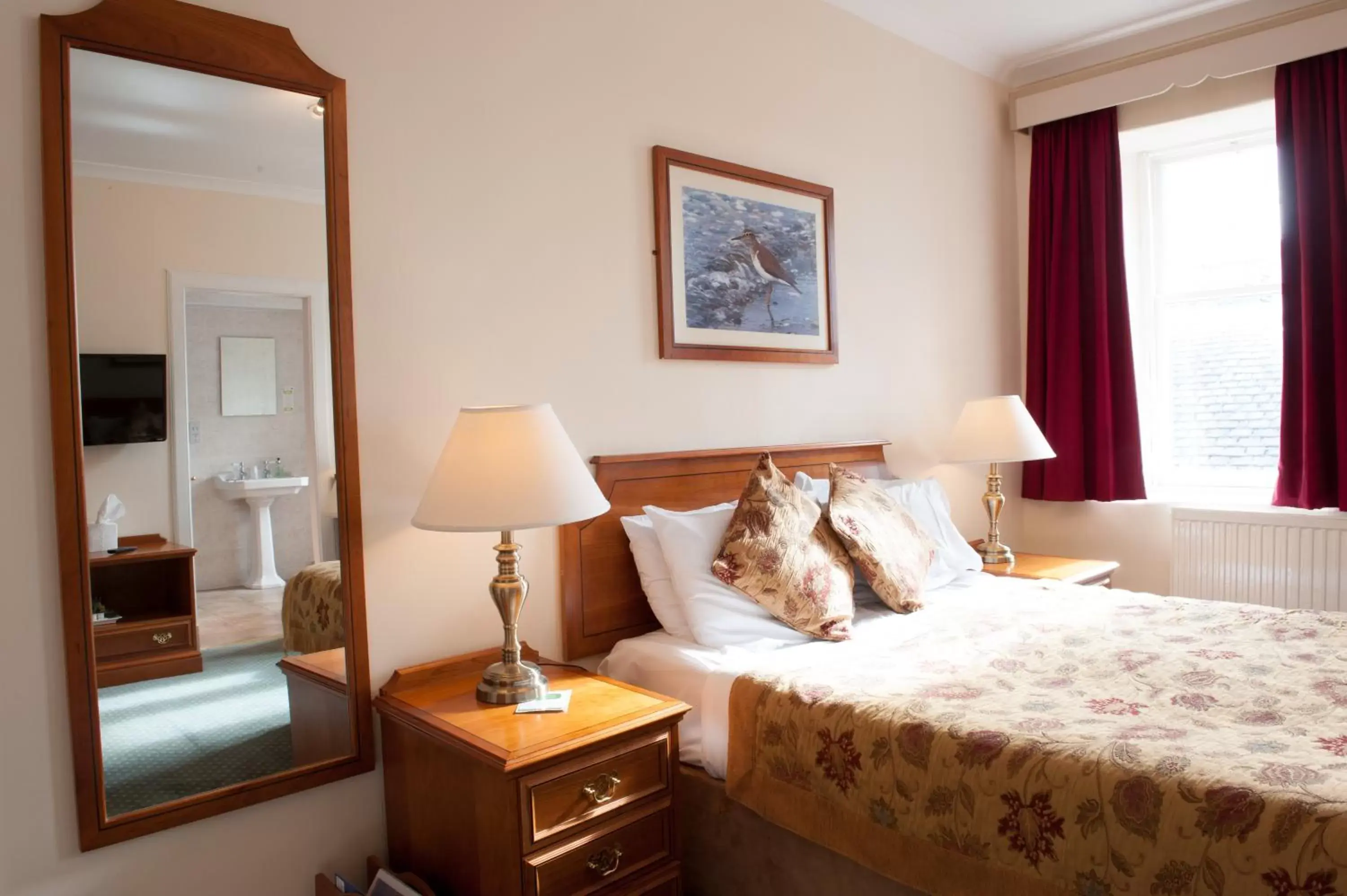 Double Room in Grant Arms Hotel