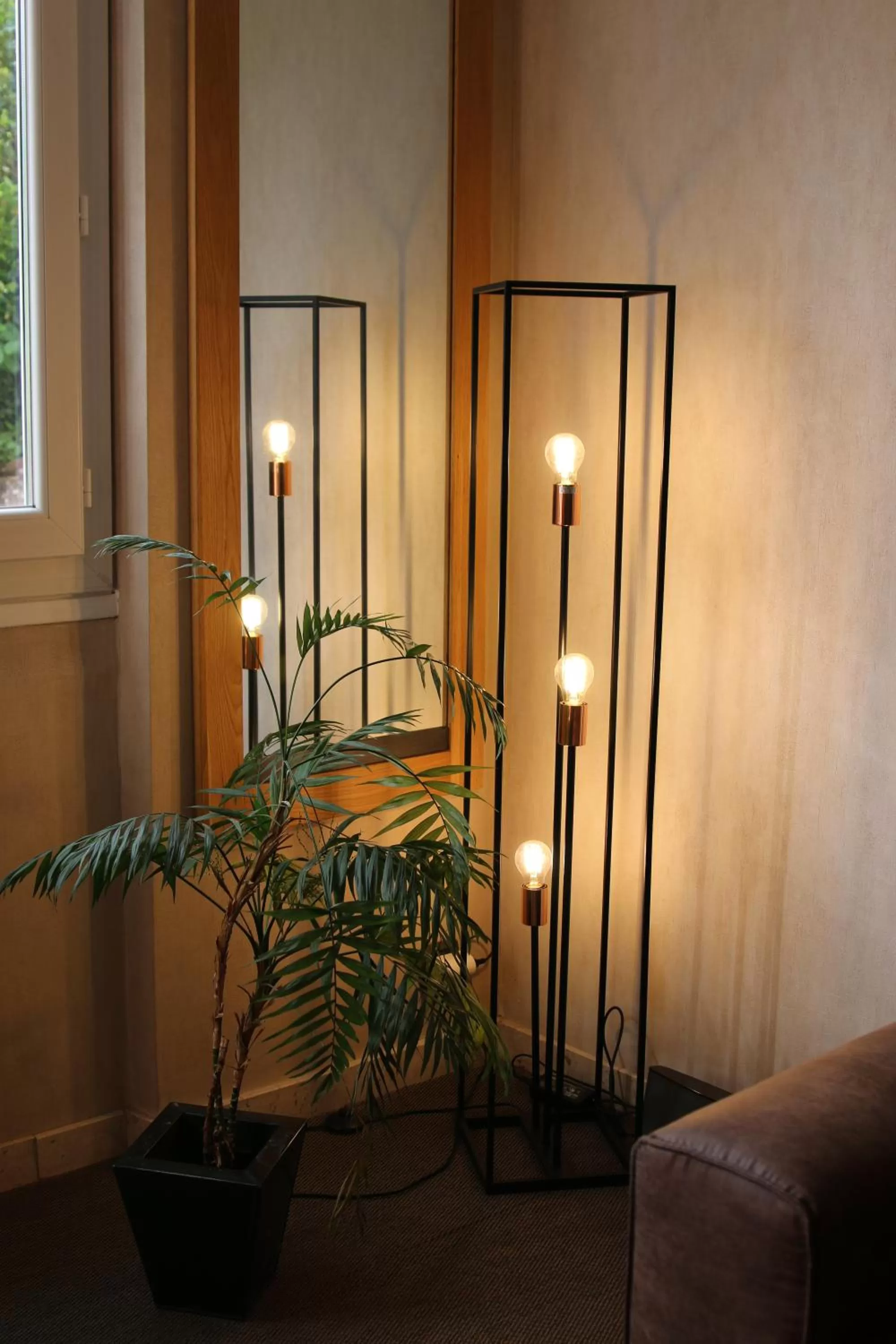 Lobby or reception in The Originals City, Hôtel Rive Droite, Albi "Quartier Madeleine"