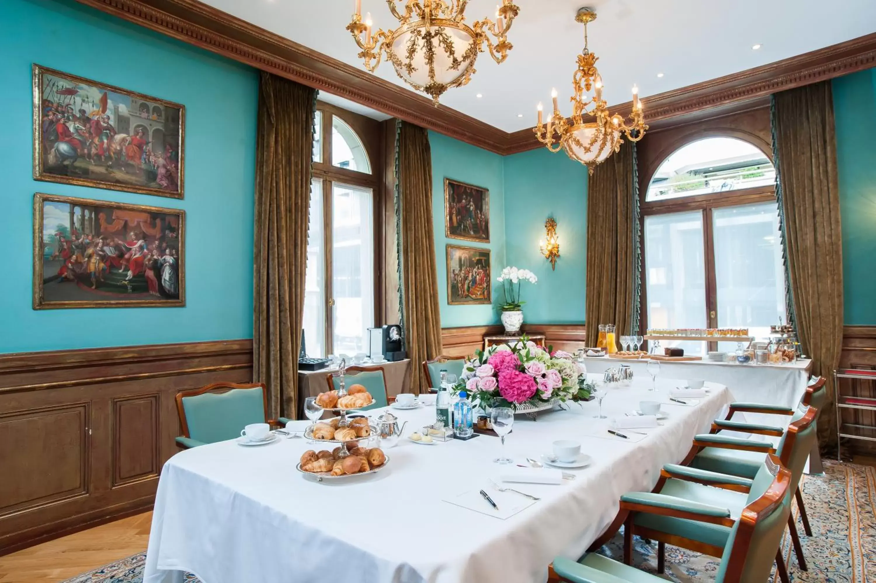 Business facilities, Restaurant/Places to Eat in Hotel d'Angleterre