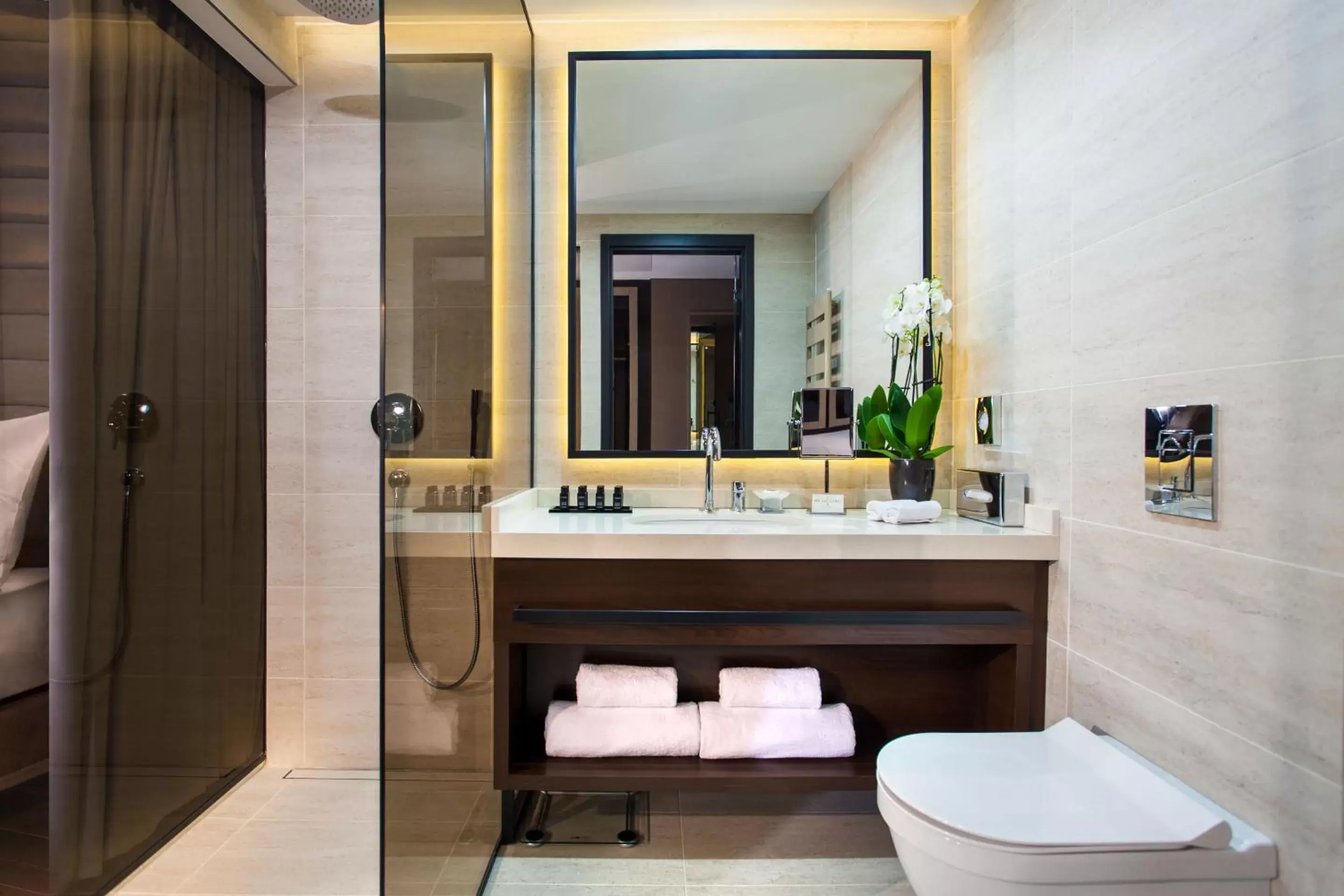 Shower, Bathroom in SAINT TEN Hotel, Small Luxury Hotels
