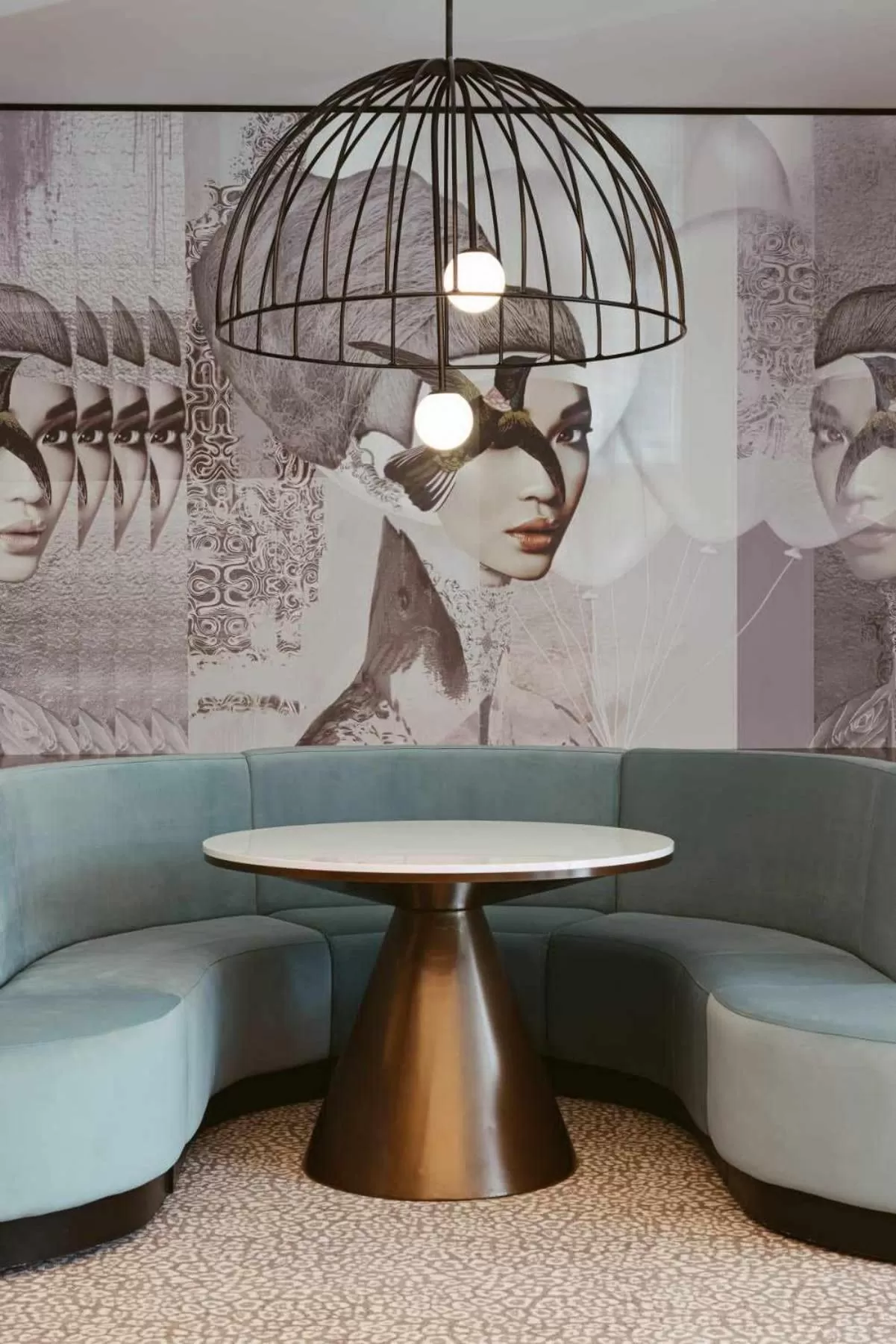 Seating area in Hotel Savior