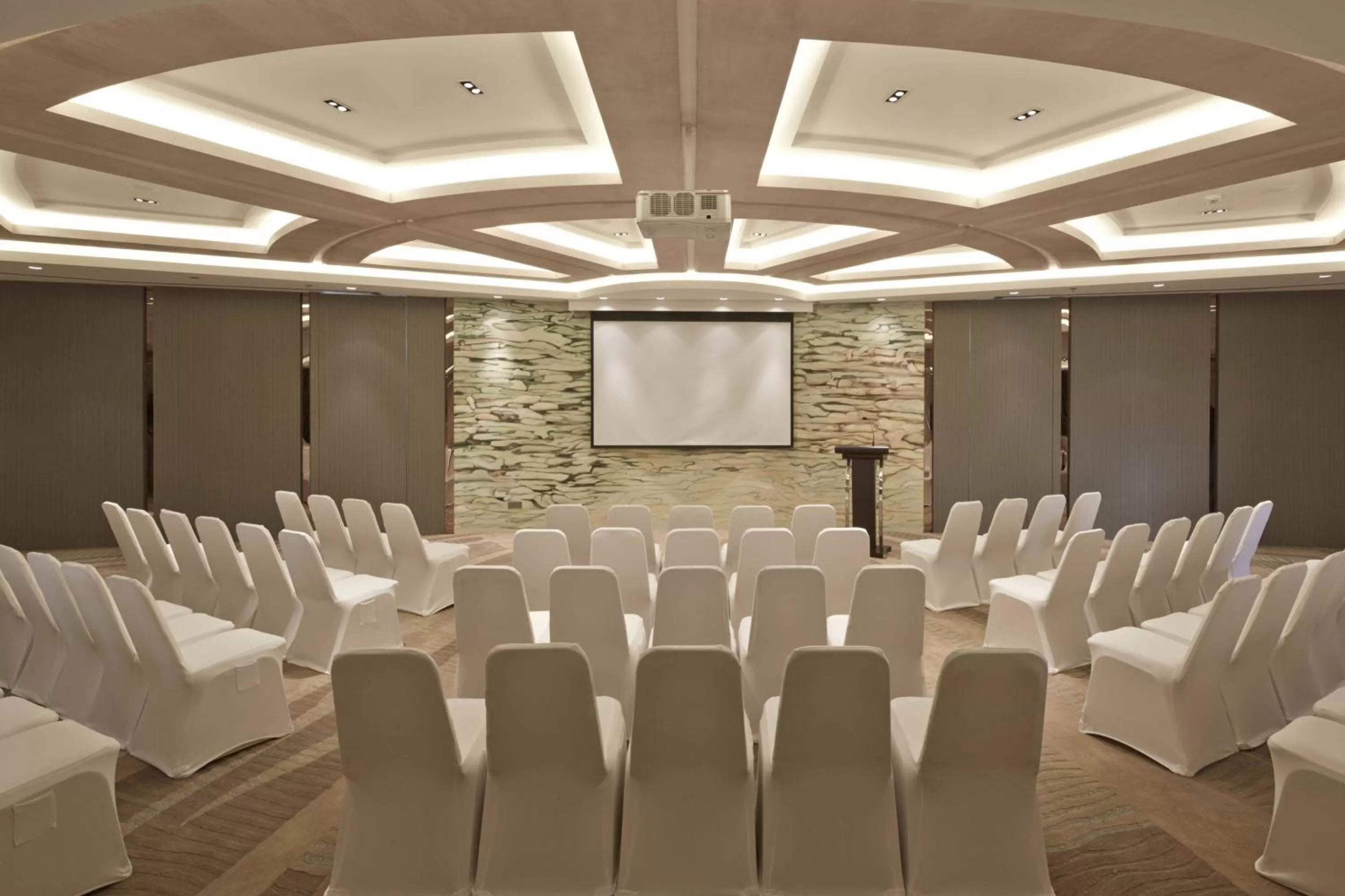 Meeting/conference room in Courtyard by Marriott Hangzhou Qianjiang